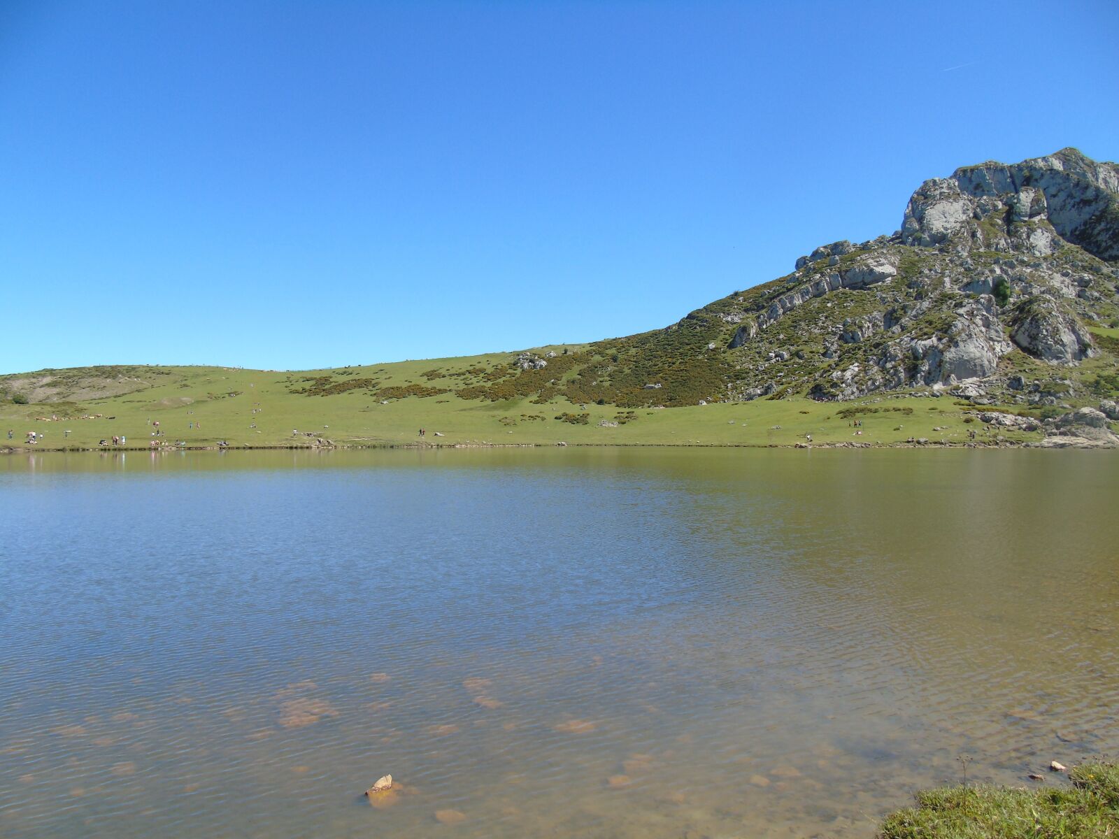 Sony Cyber-shot DSC-H400 sample photo. Picos de europa, covadonga photography