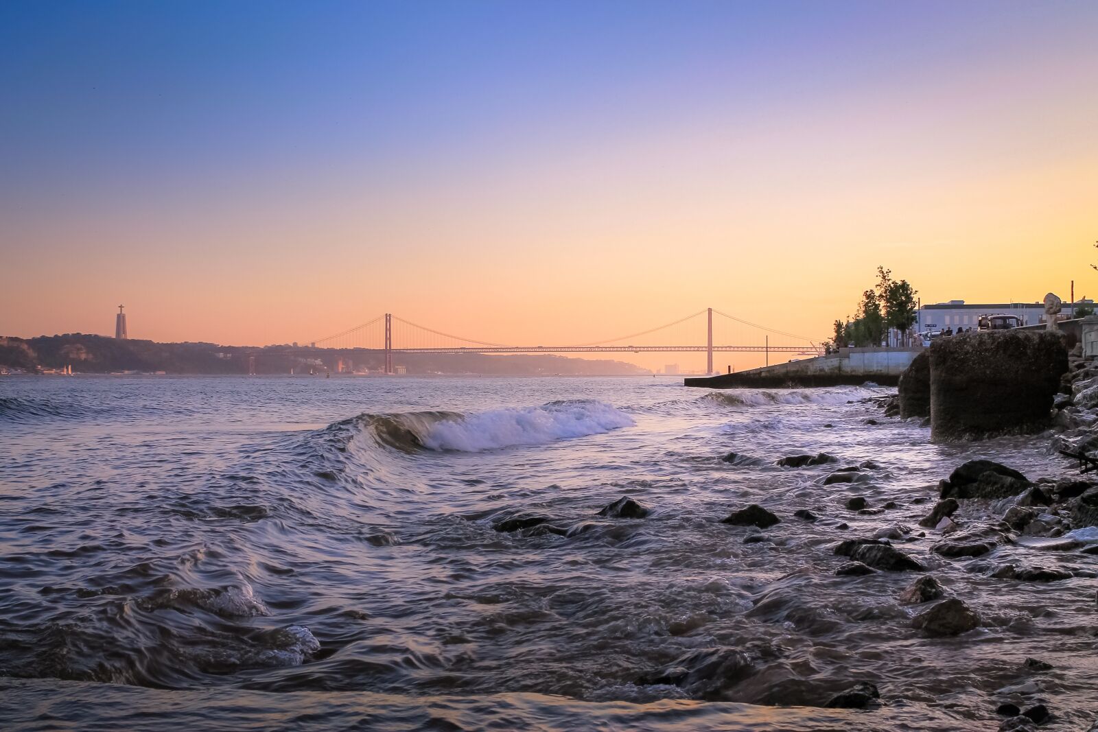Canon EOS 1100D (EOS Rebel T3 / EOS Kiss X50) sample photo. Beautiful, coastline, city photography