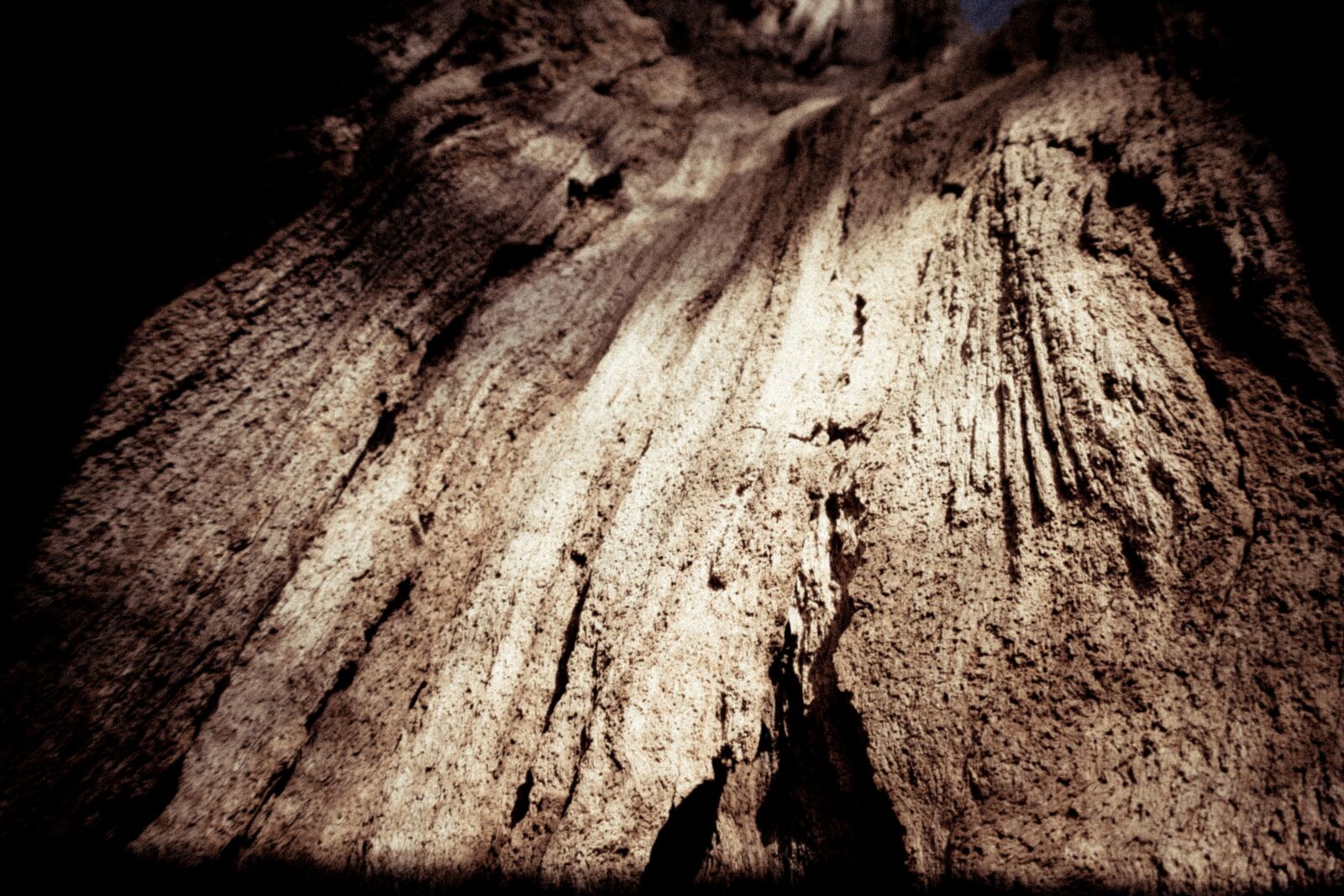 Canon PowerShot G7 X Mark II sample photo. Wood closeup, background, texture photography