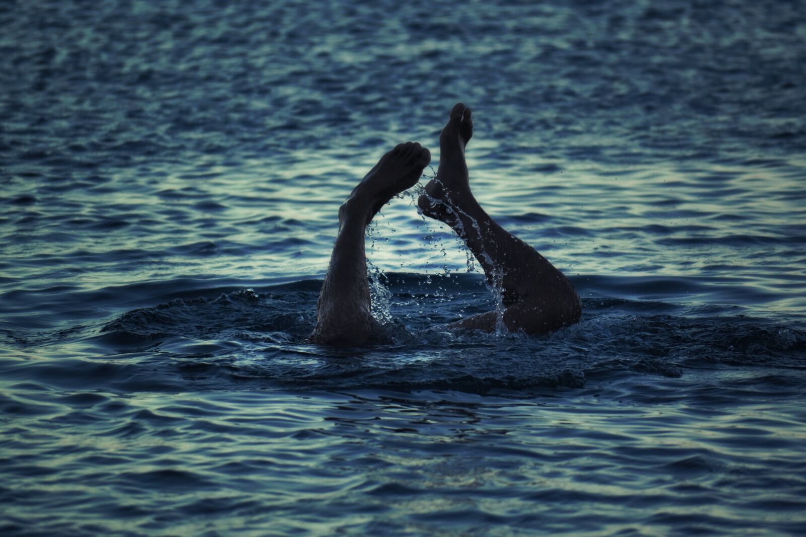 Nikon D3100 sample photo. Diving, feet, man photography