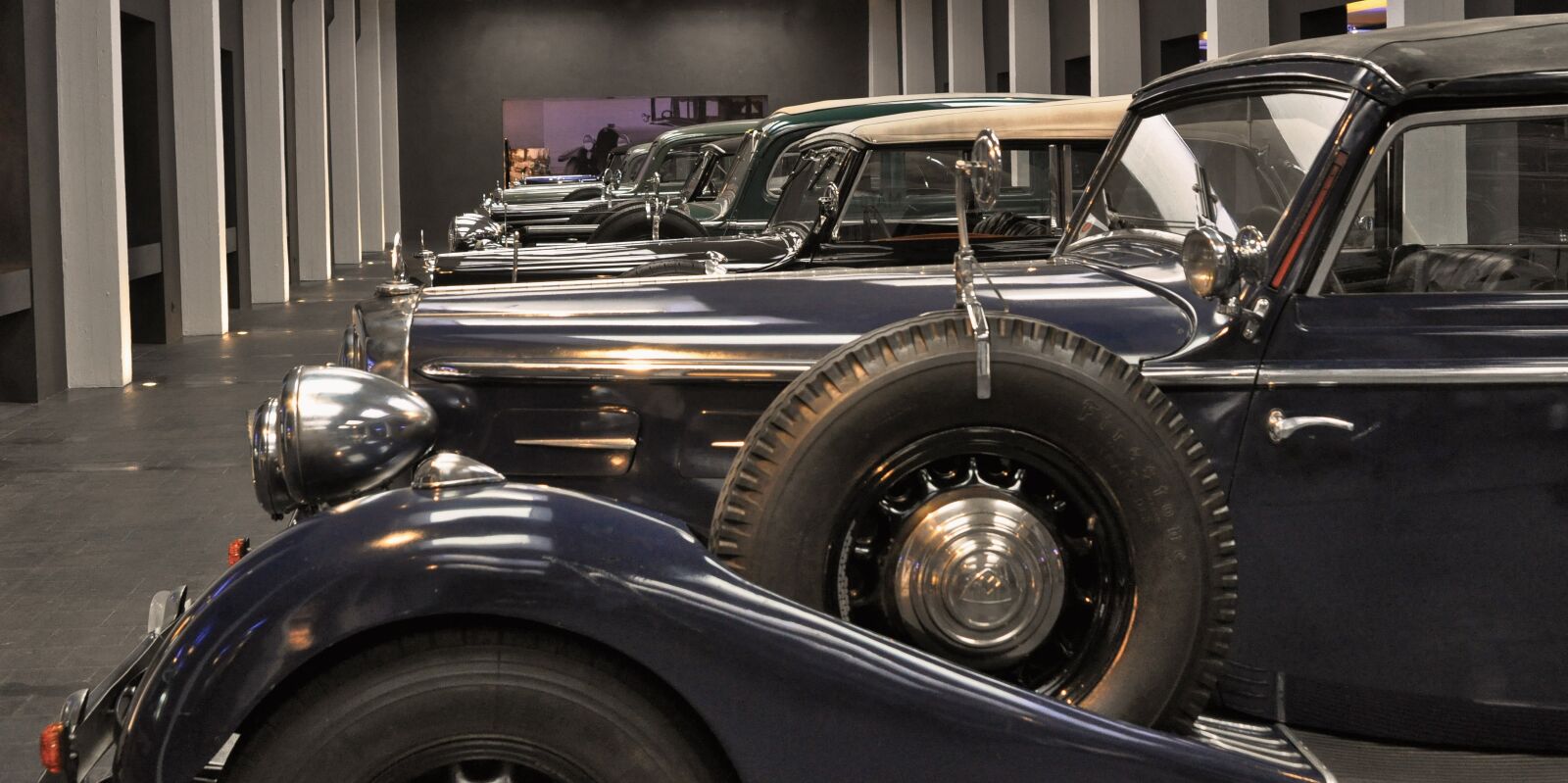 Nikon D90 sample photo. Auto, maybach, maybach museum photography