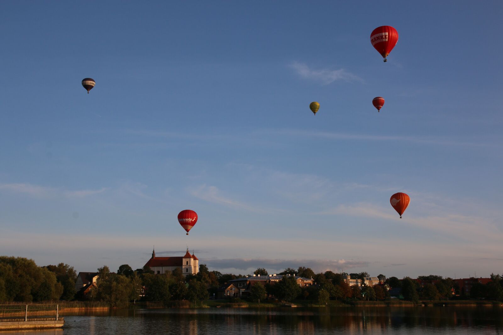 Canon EOS 70D sample photo. Balloons, landscape, sky photography
