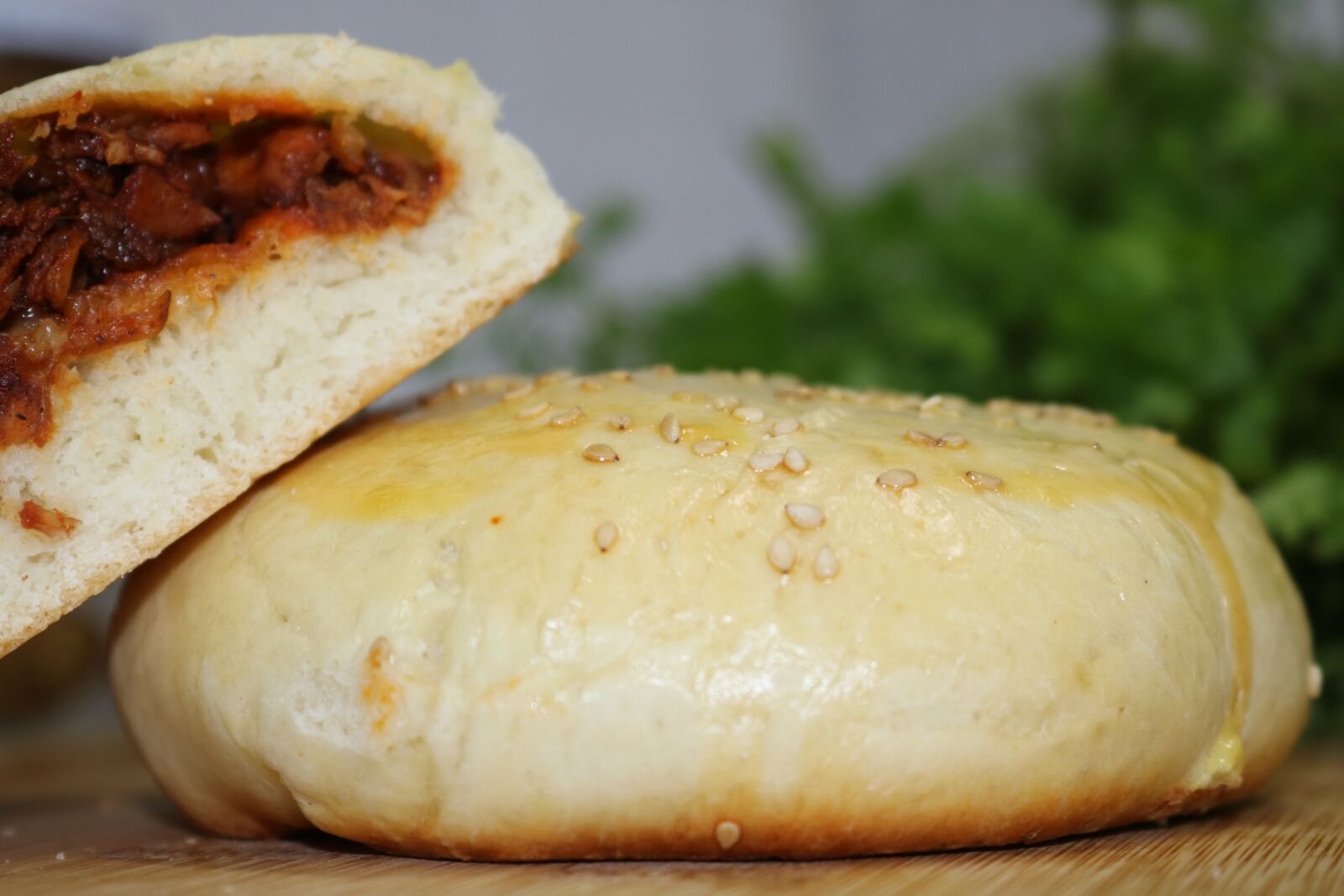 Canon EOS 750D (EOS Rebel T6i / EOS Kiss X8i) sample photo. Burger, hamburger, bun photography