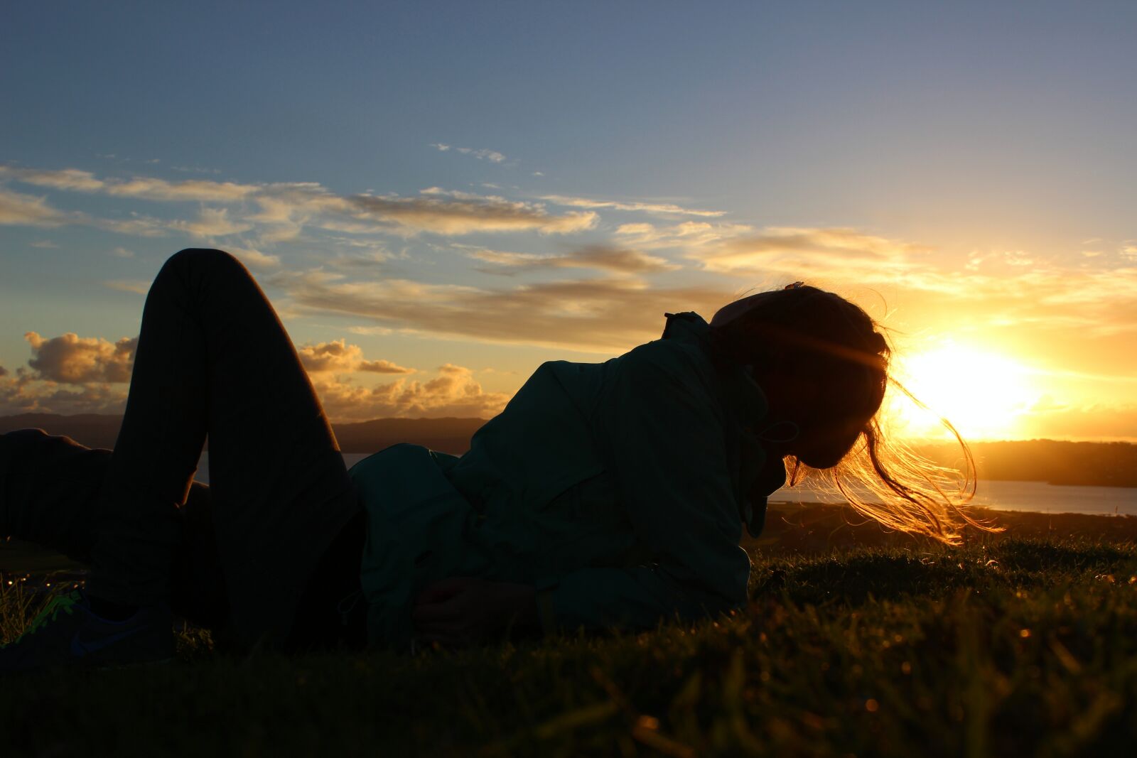 Canon EOS 600D (Rebel EOS T3i / EOS Kiss X5) sample photo. Sunset, light, mood photography