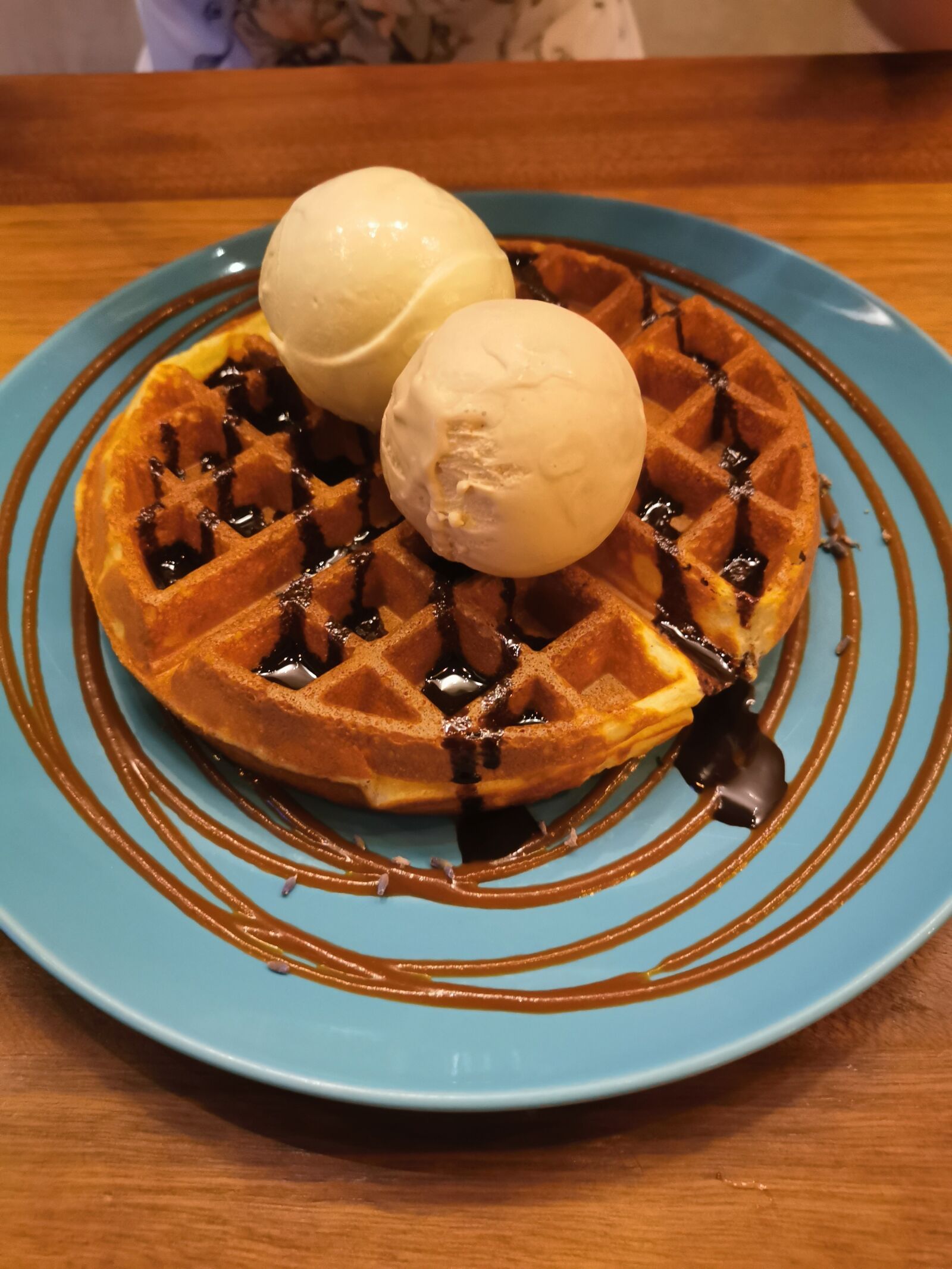 HUAWEI P30 sample photo. Ice cream, sundae, waffles photography