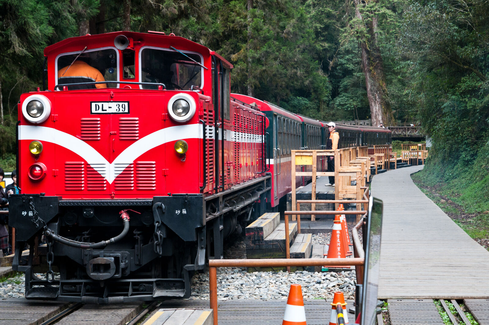 Nikon D300 sample photo. Old, red, train photography
