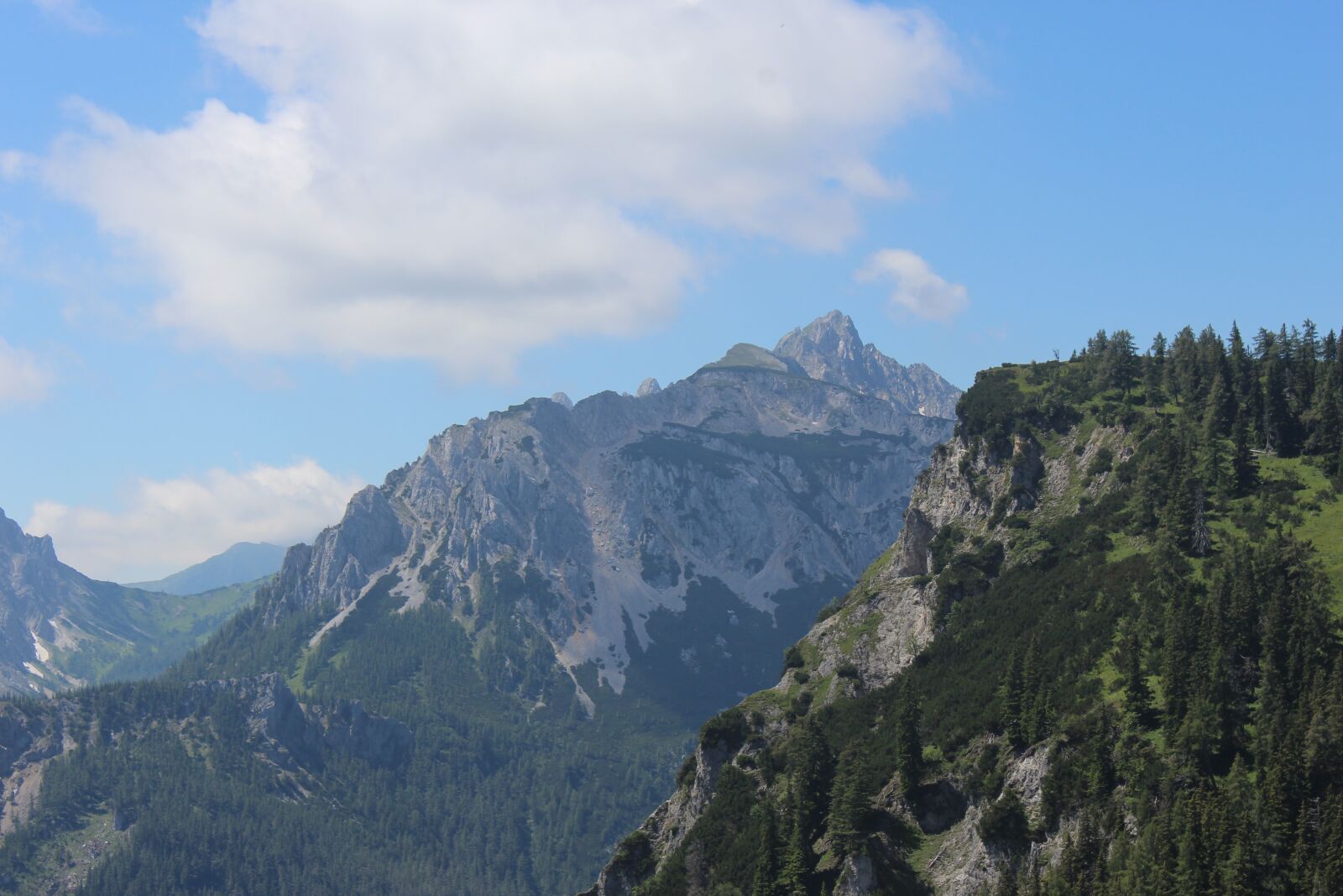Canon EOS 1200D (EOS Rebel T5 / EOS Kiss X70 / EOS Hi) sample photo. Landscape, mountains, nature photography