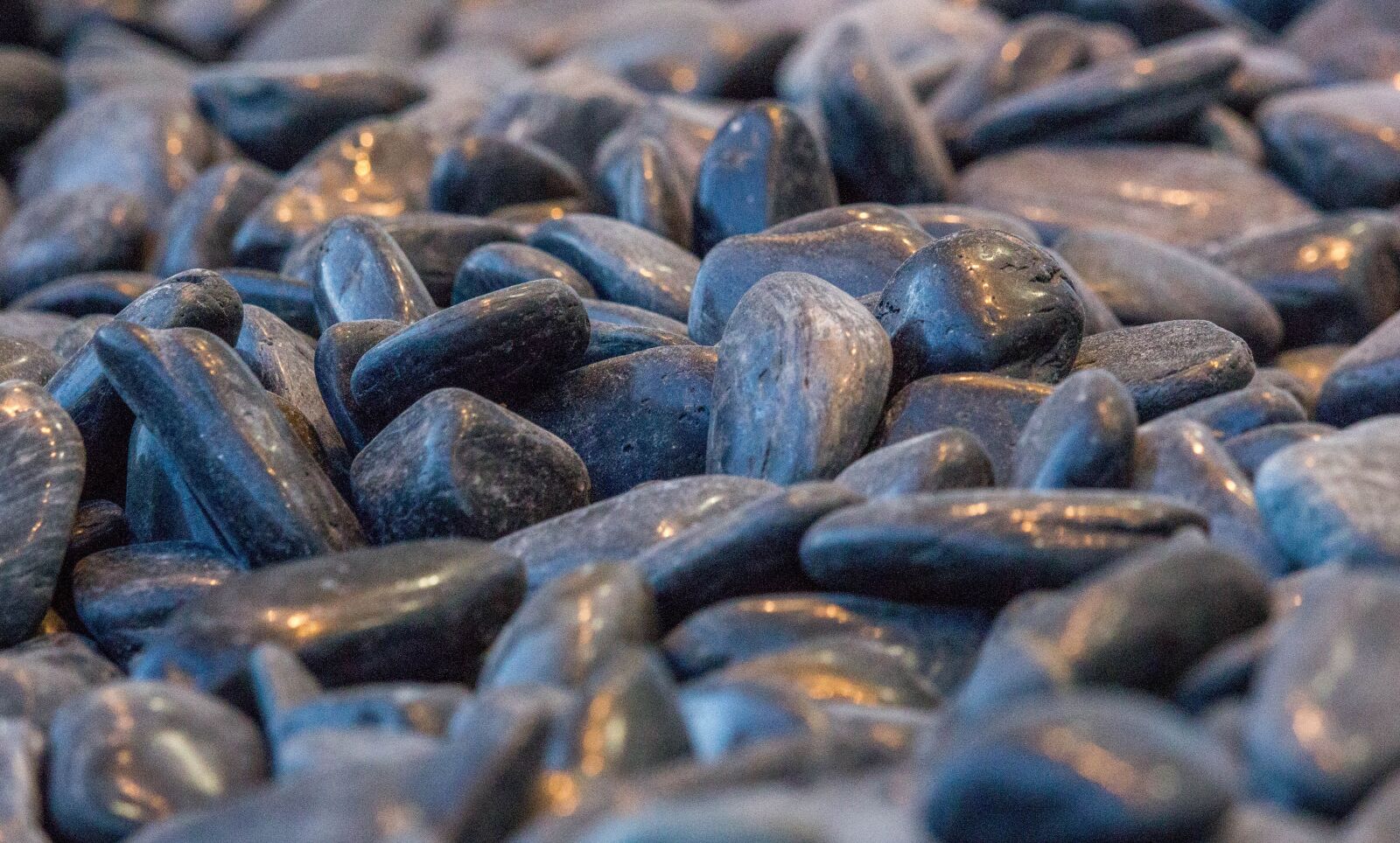 Canon EOS 700D (EOS Rebel T5i / EOS Kiss X7i) sample photo. Smooth, stones, rocks photography