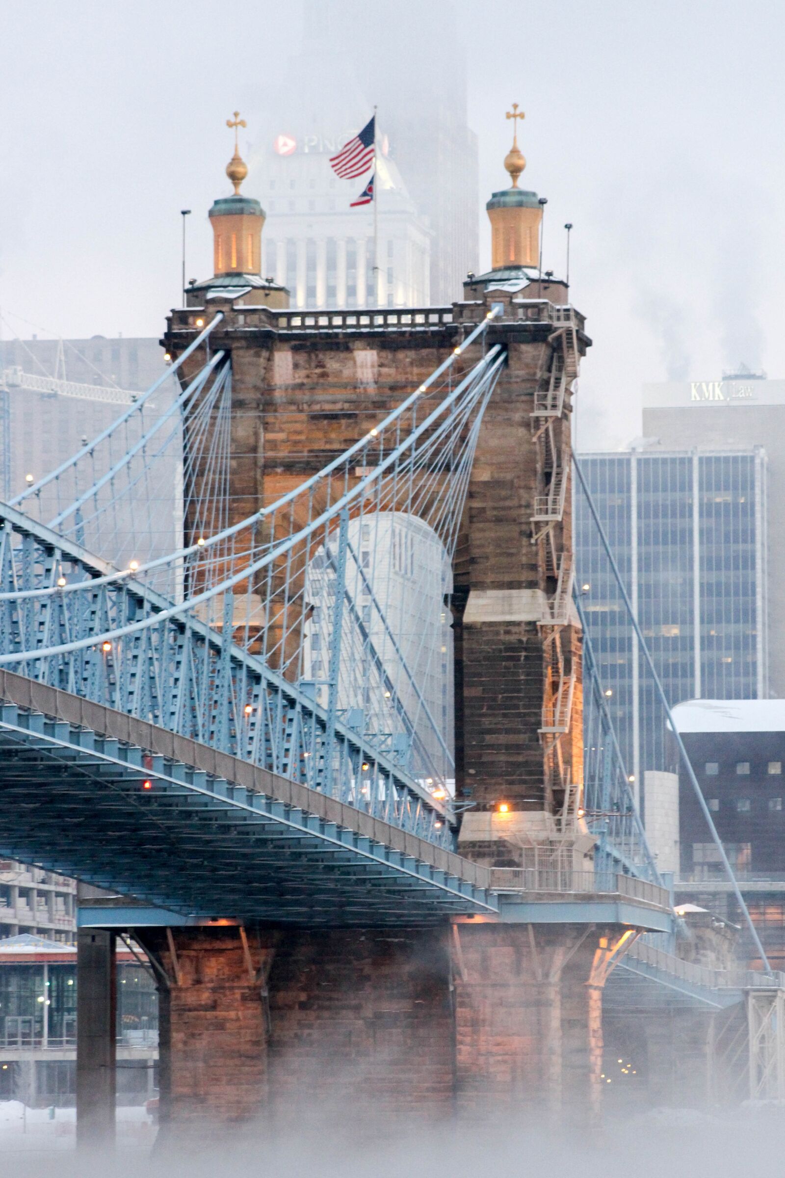 Canon EOS 600D (Rebel EOS T3i / EOS Kiss X5) sample photo. Bridge, architecture, city photography