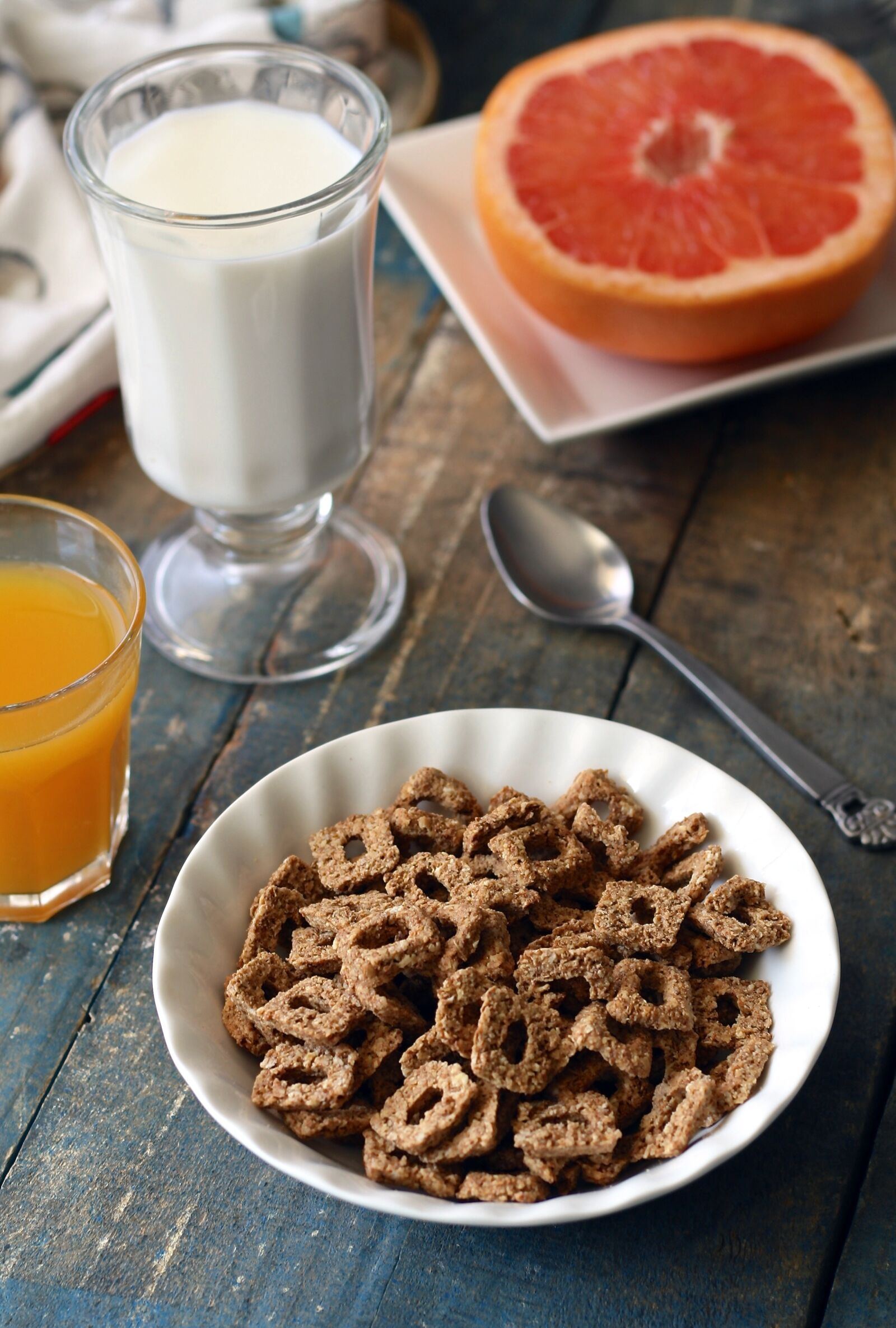 Canon EOS 1000D (EOS Digital Rebel XS / EOS Kiss F) sample photo. Cereal, fiber, breakfast photography