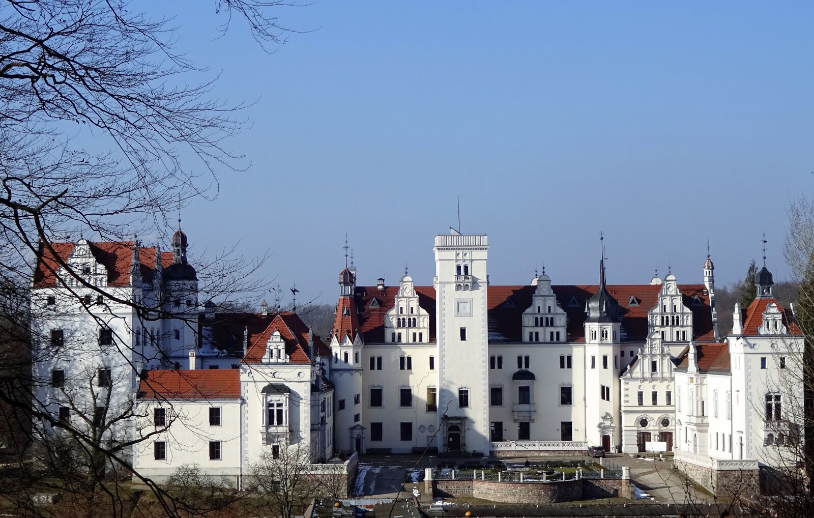 Sony Cyber-shot DSC-WX220 sample photo. Architecture, old, castle photography