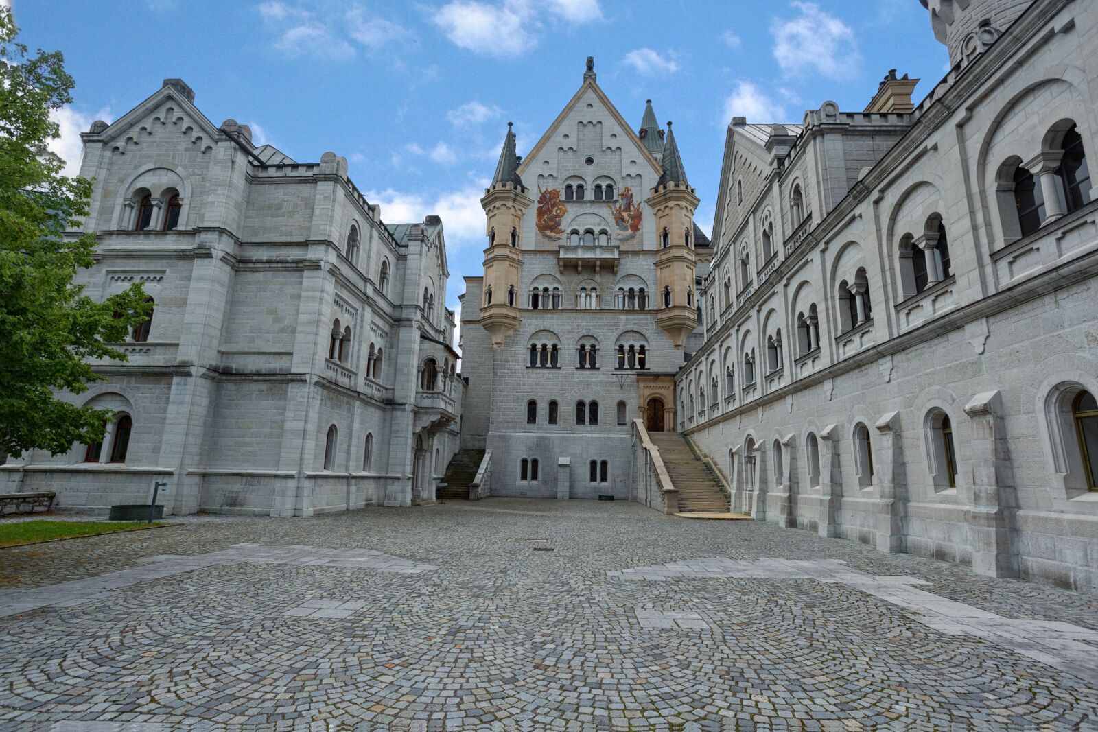 Canon EF 17-40mm F4L USM sample photo. Neuschwanstein castle, architecture, old photography