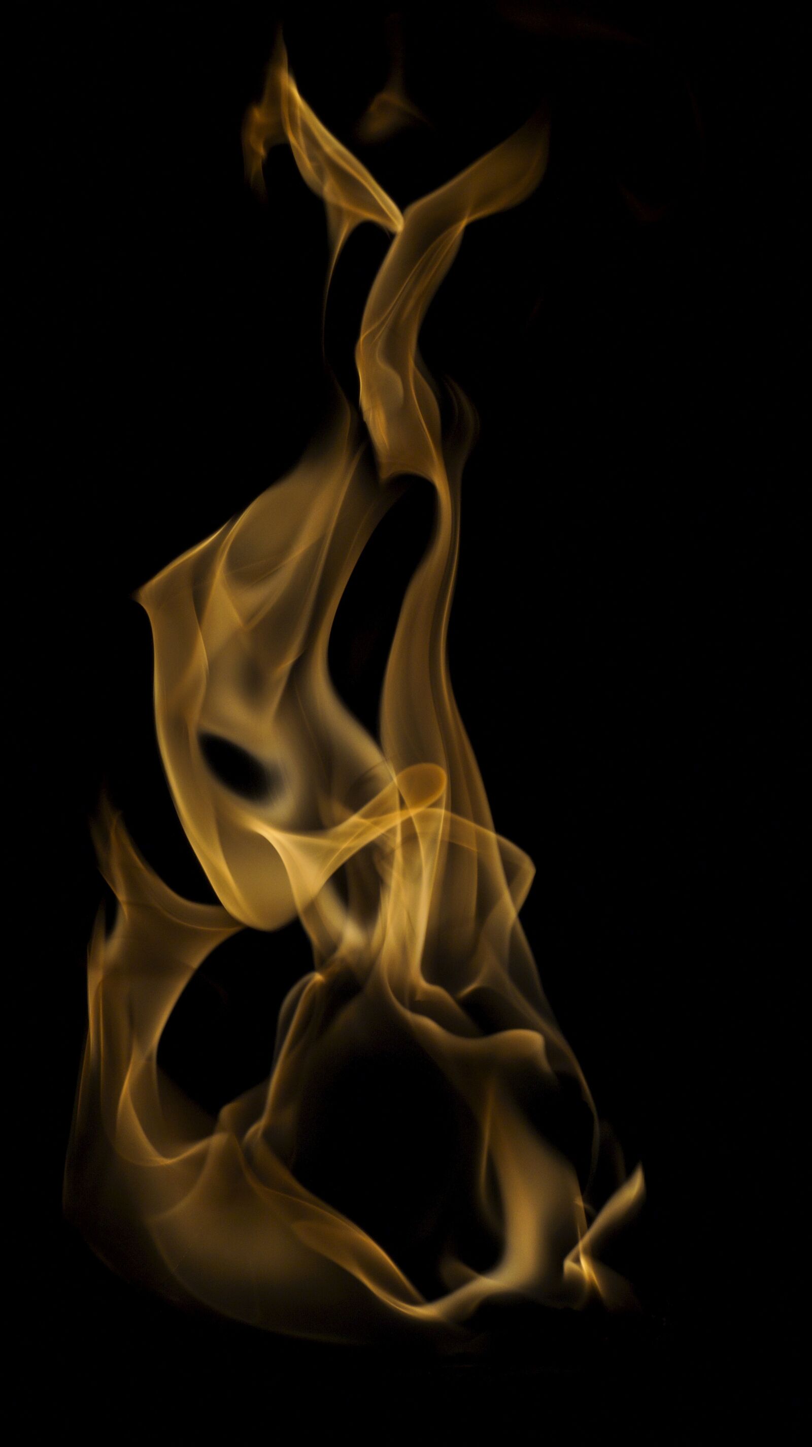 Sony DT 18-55mm F3.5-5.6 SAM II sample photo. Fire, color, background photography