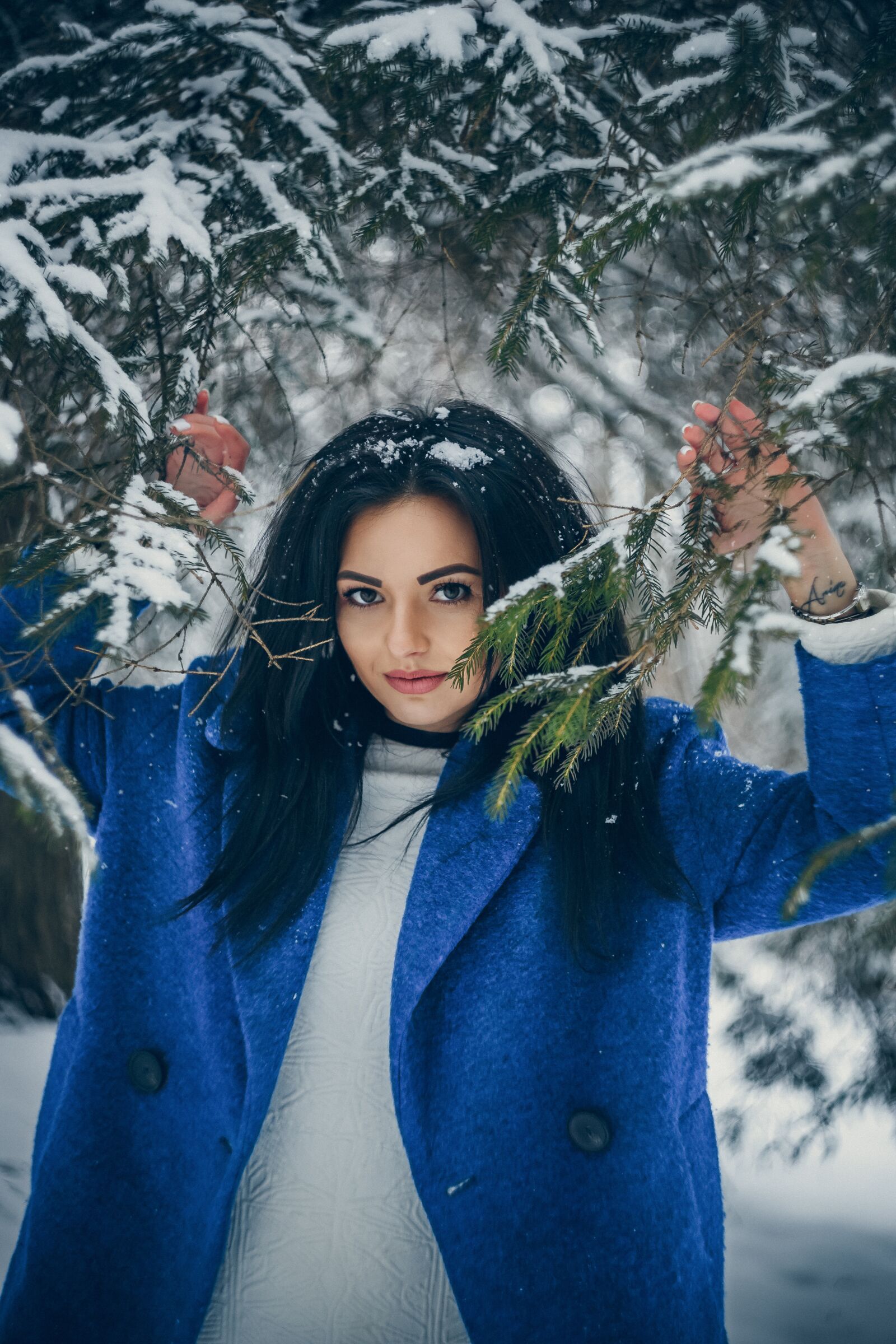 Canon EOS 6D Mark II sample photo. Girl, forest, atmospheric photography