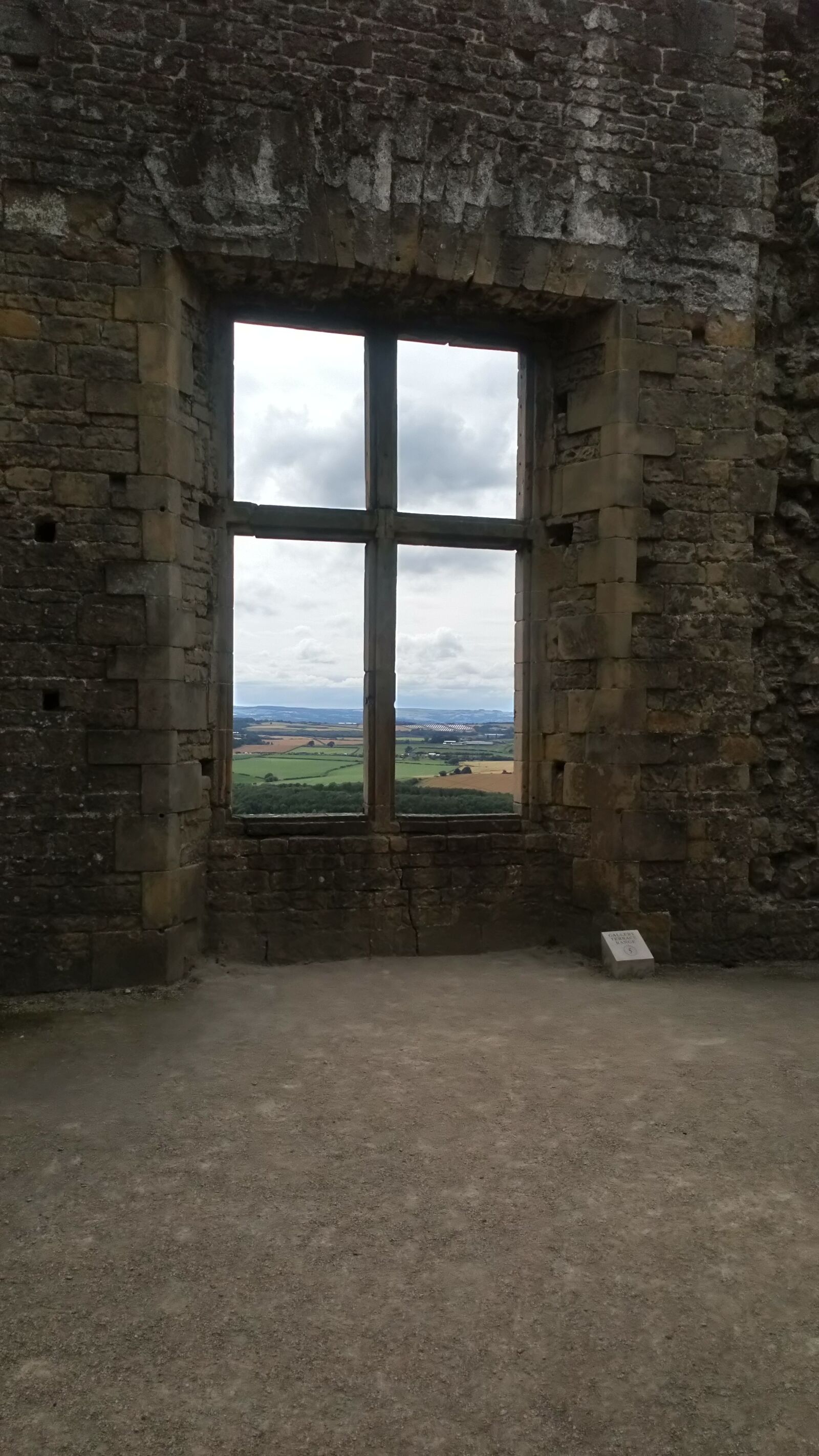 Sony Xperia L1 sample photo. Old, castle, window photography