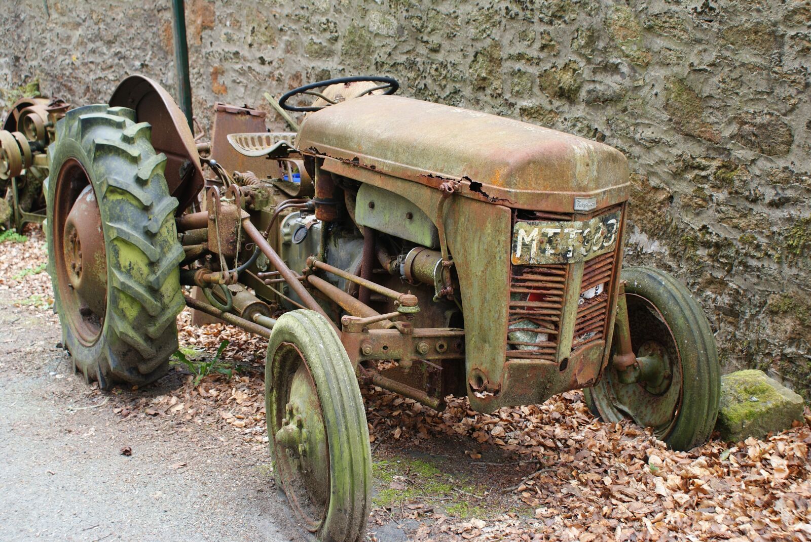 Sony Alpha DSLR-A300 sample photo. Tractor, old, abandoned photography