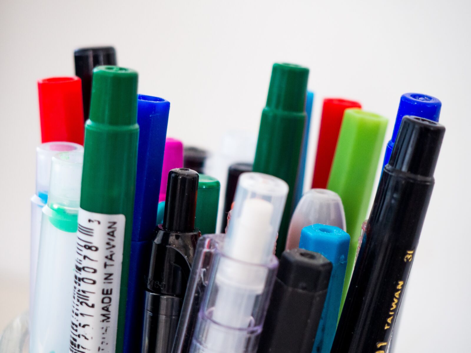 Olympus OM-D E-M10 sample photo. Colorful, pen, marker photography