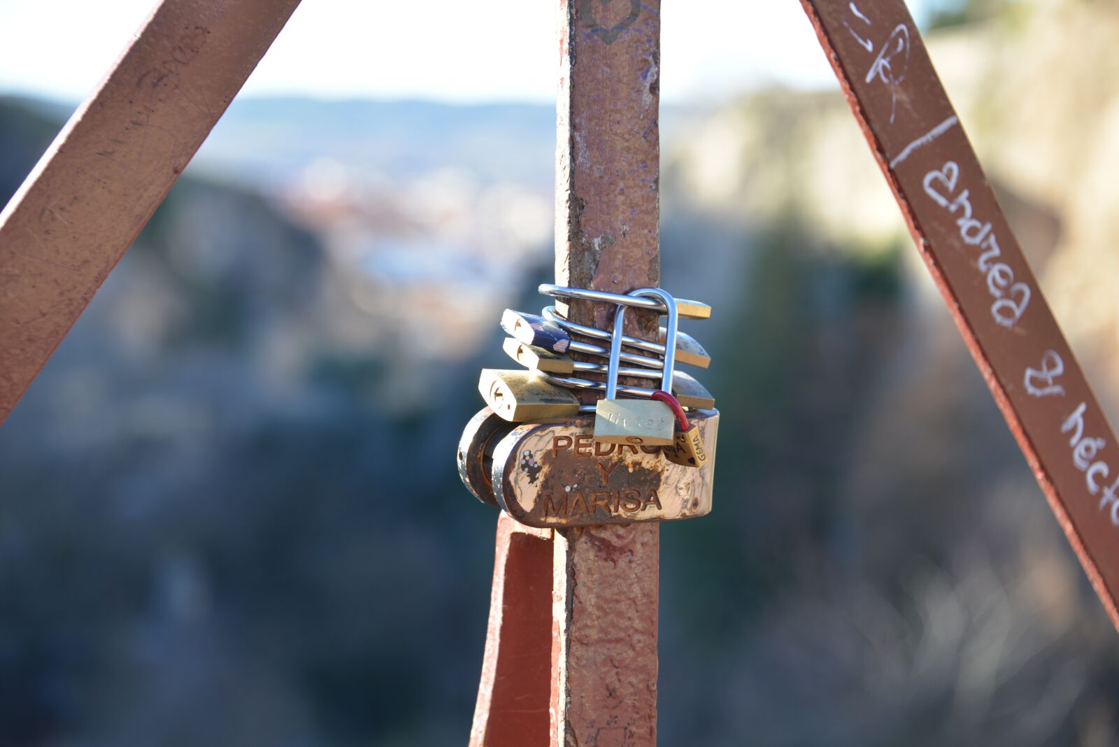 Nikon D600 sample photo. Padlocks, love, bridge photography