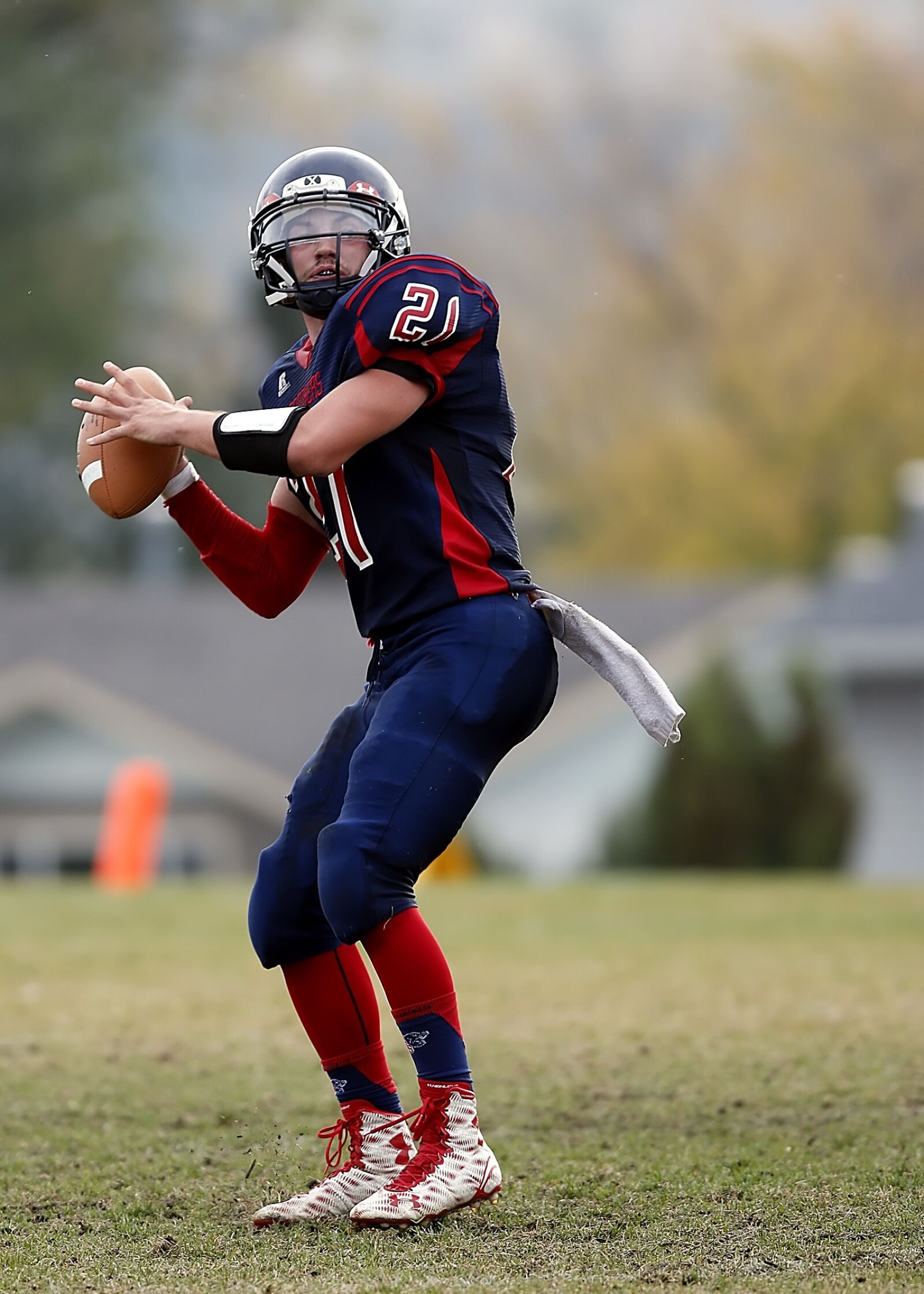 Canon EF 300mm F2.8L IS USM sample photo. Football, american football, canada photography