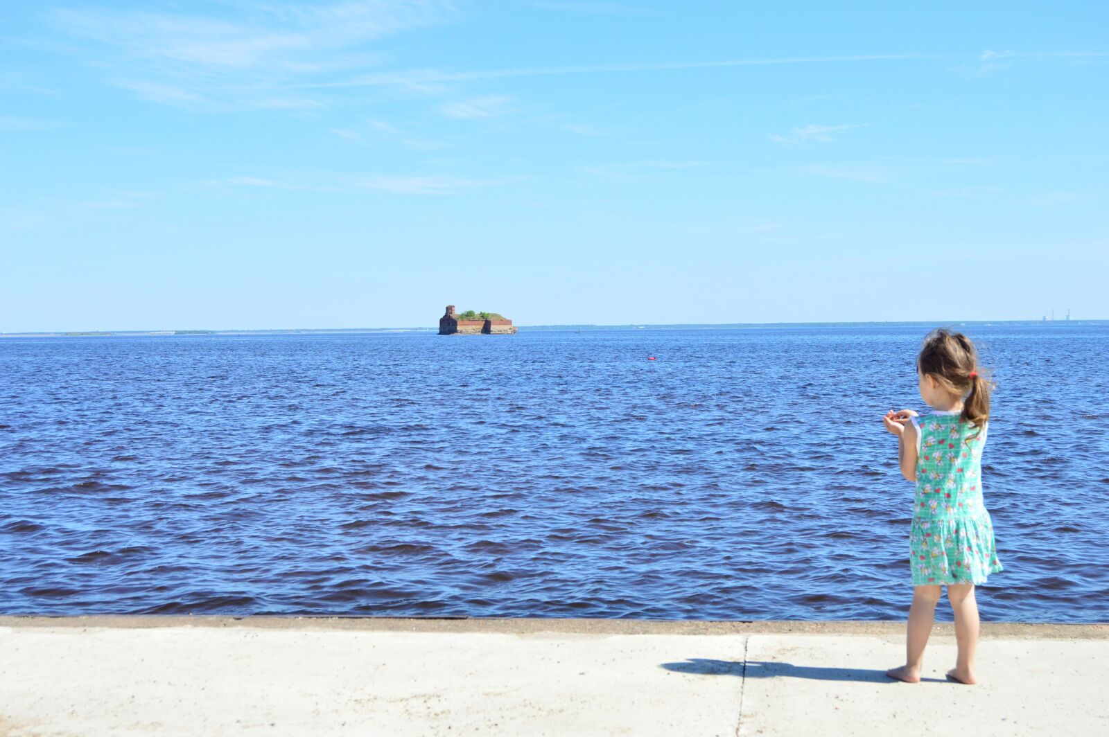 Nikon D3200 sample photo. Girl, sea, fort photography