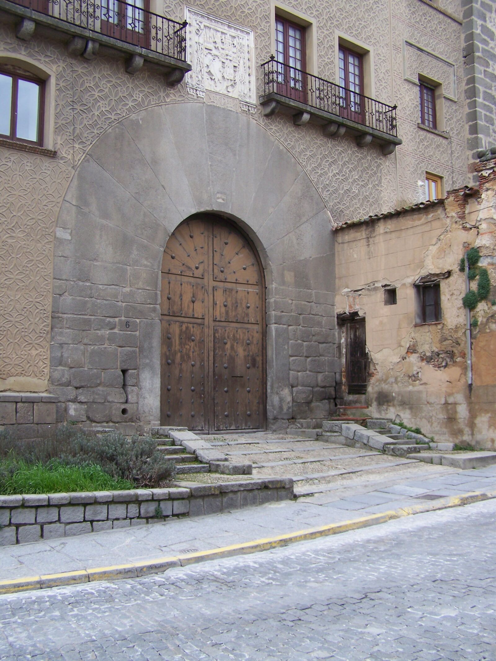 Kodak EASYSHARE Z710 ZOOM DIGITAL CAMERA sample photo. Segovia, doorway, house photography