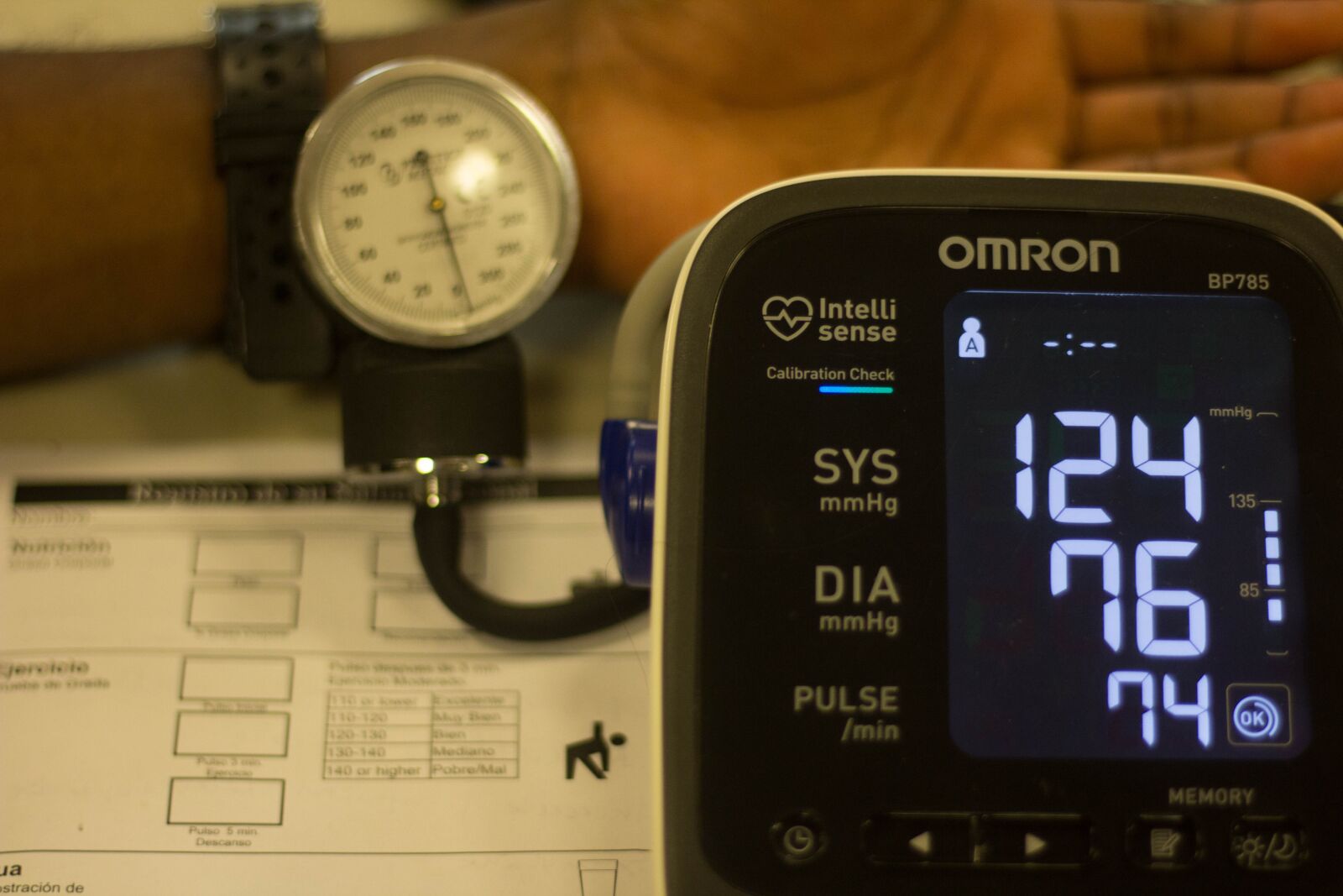 Canon EOS 60D sample photo. Blood, pressure, monitor photography