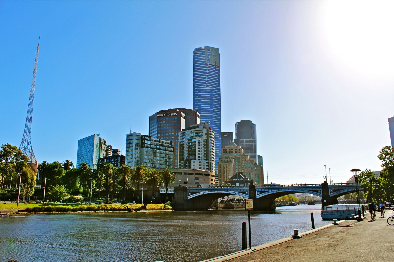 Canon EOS 600D (Rebel EOS T3i / EOS Kiss X5) sample photo. Australia, melbourne, light photography