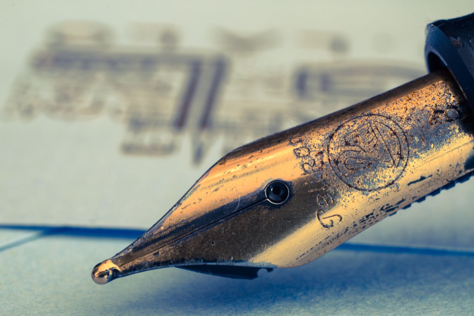 Canon EOS 70D + Canon EF 50mm F2.5 Macro sample photo. Fountain pens, fountain pen photography