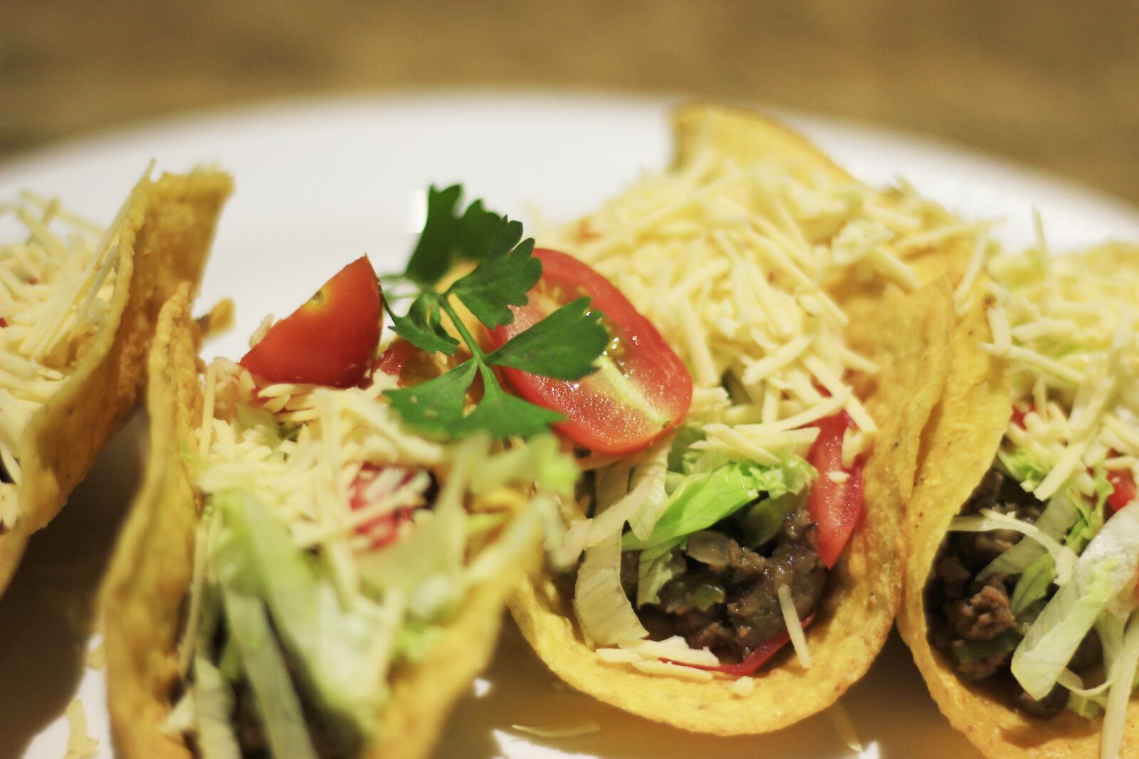 Canon EOS 600D (Rebel EOS T3i / EOS Kiss X5) + Canon EF 50mm F1.8 STM sample photo. Cheese, beef, corn photography