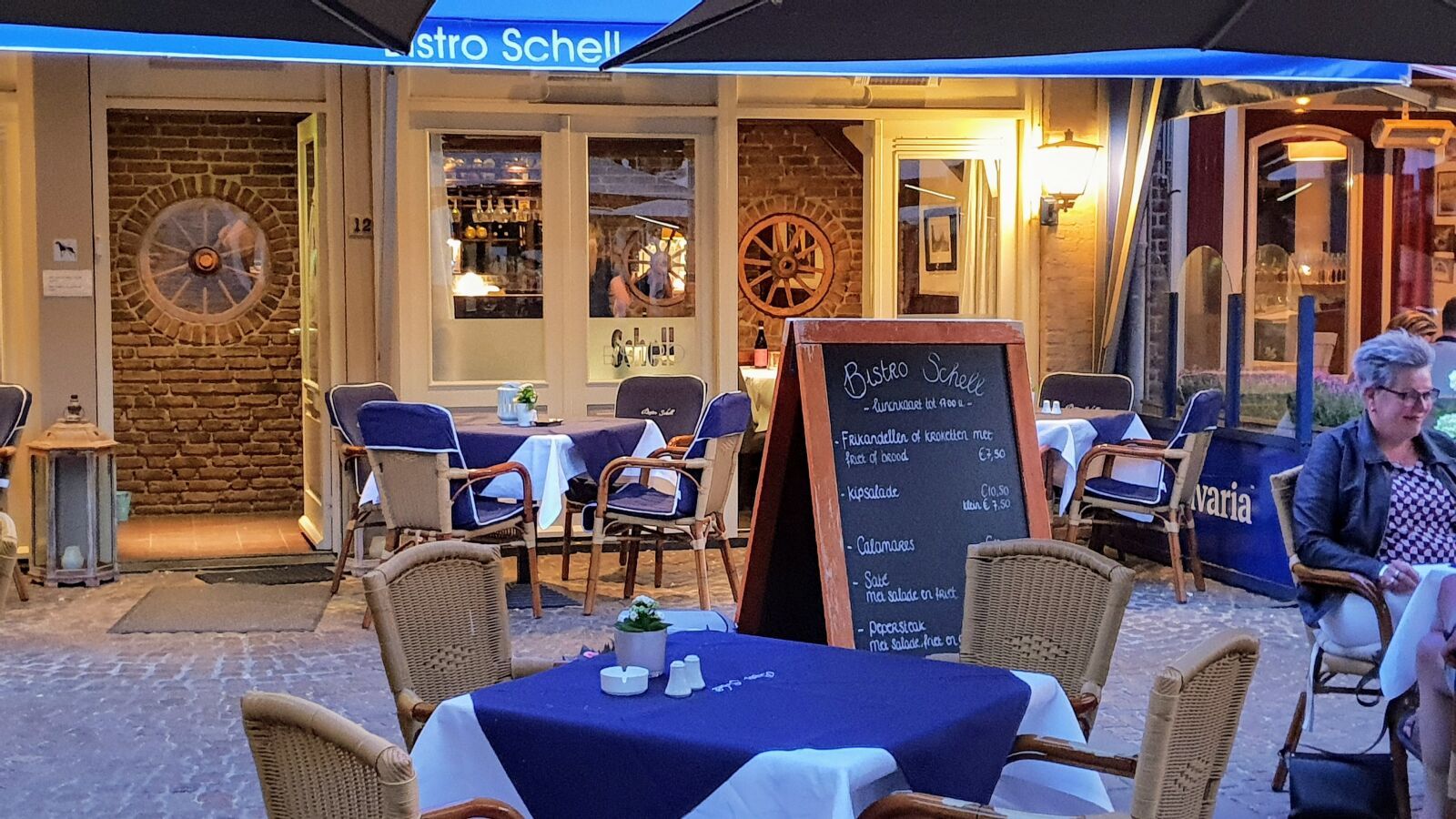 Samsung SM-G965F sample photo. Dinner, equinox, lights photography