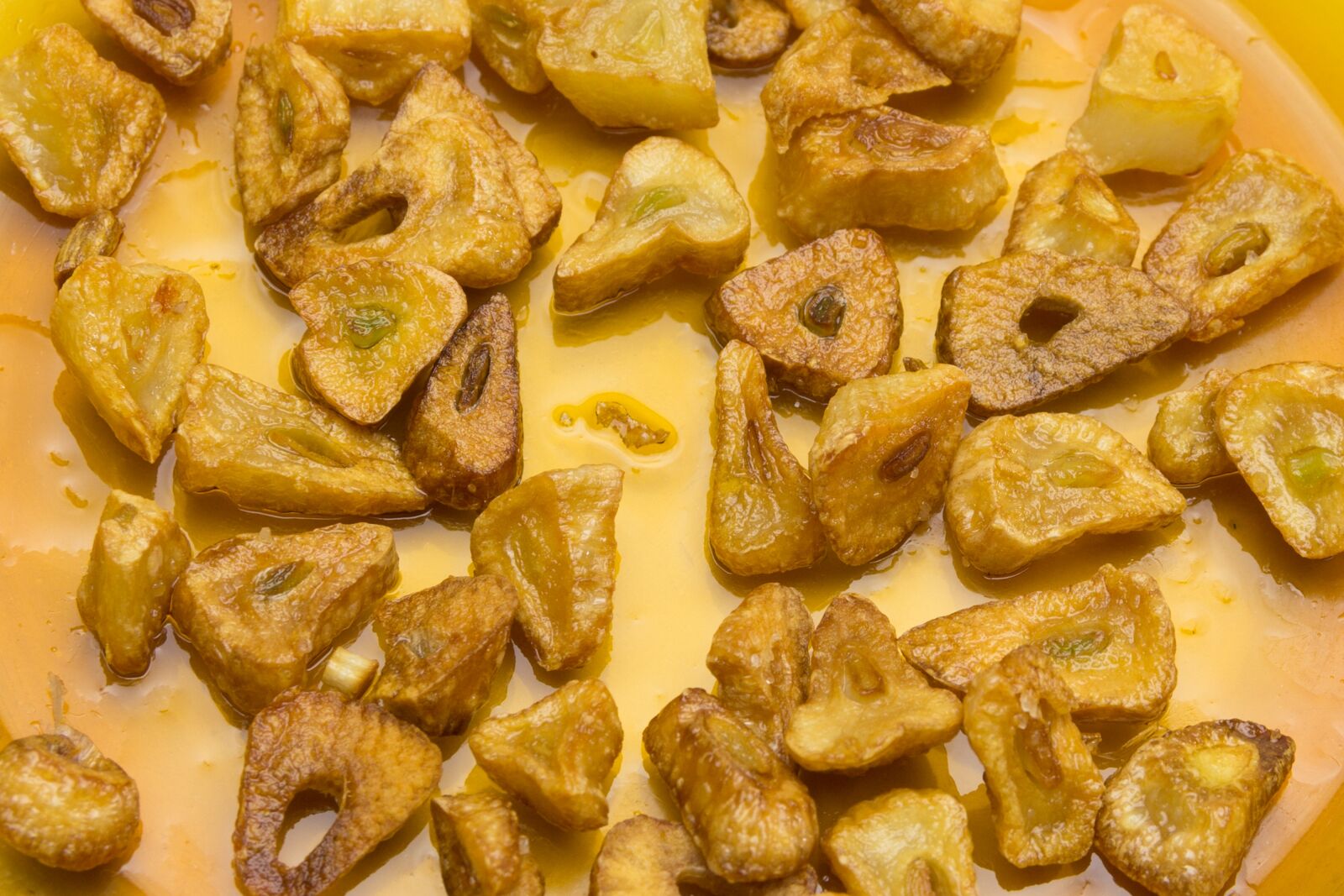 Canon EOS 60D sample photo. Garlic, fried, oil photography