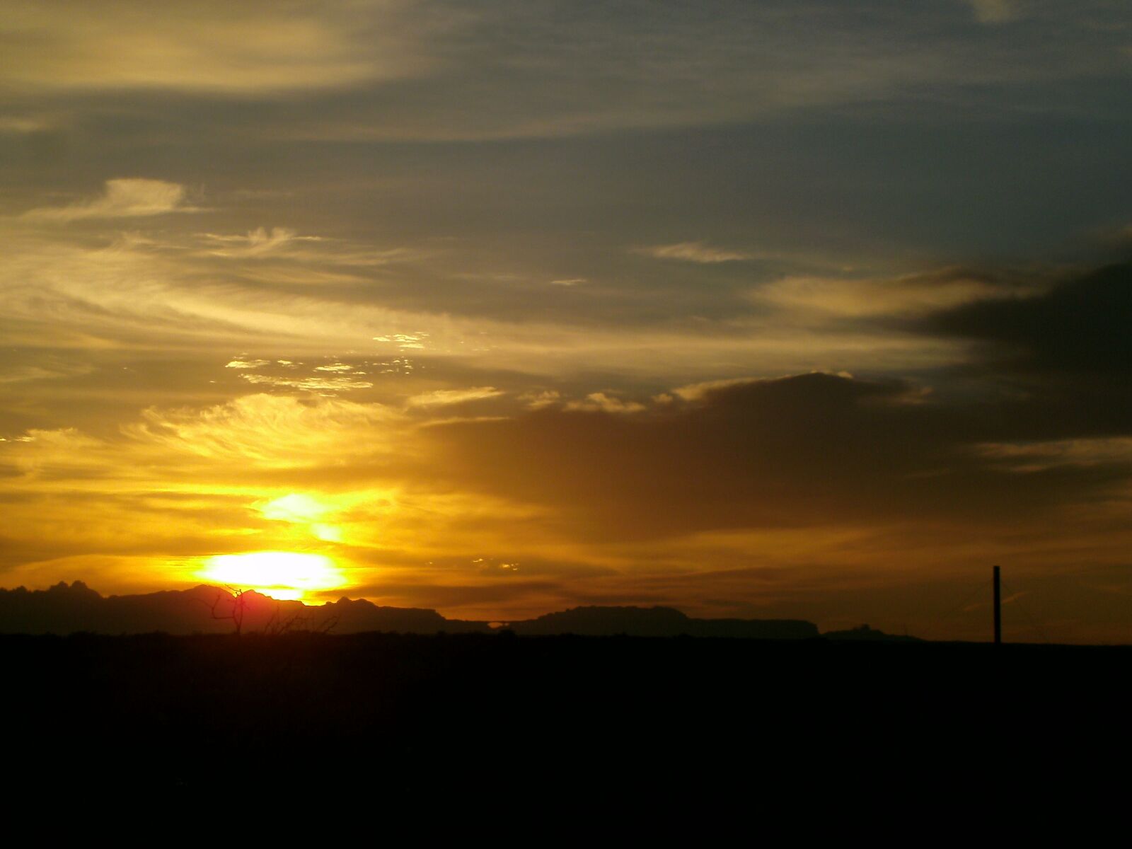 SeaLife                 DC1400 sample photo. Sunrise, yellow sky, sun photography