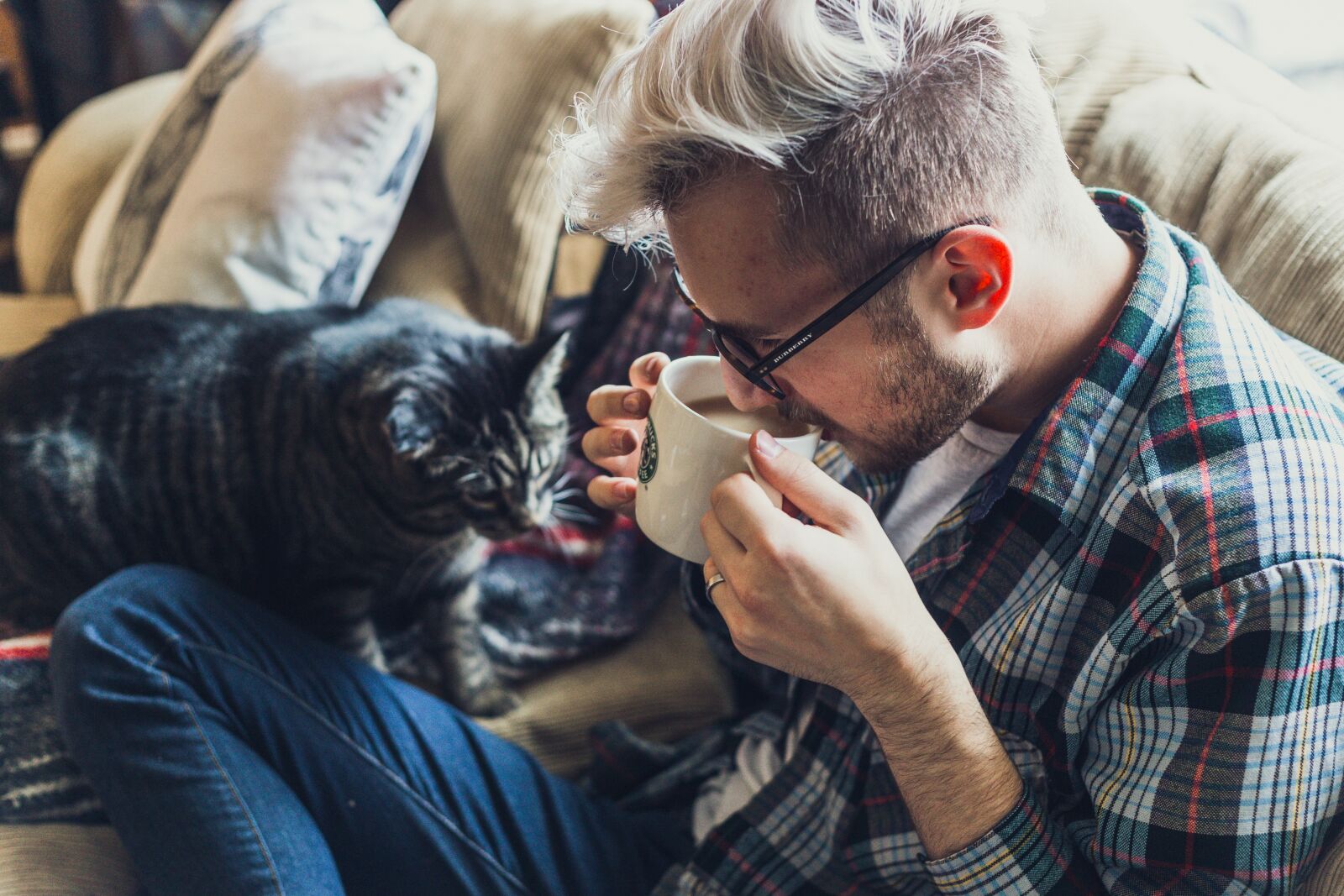 Canon EF 50mm F1.8 II sample photo. Adult, sofa, man photography