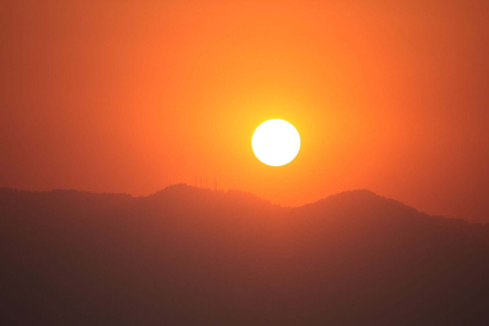 Canon EOS 450D (EOS Rebel XSi / EOS Kiss X2) sample photo. Sun, sunrise, orange photography