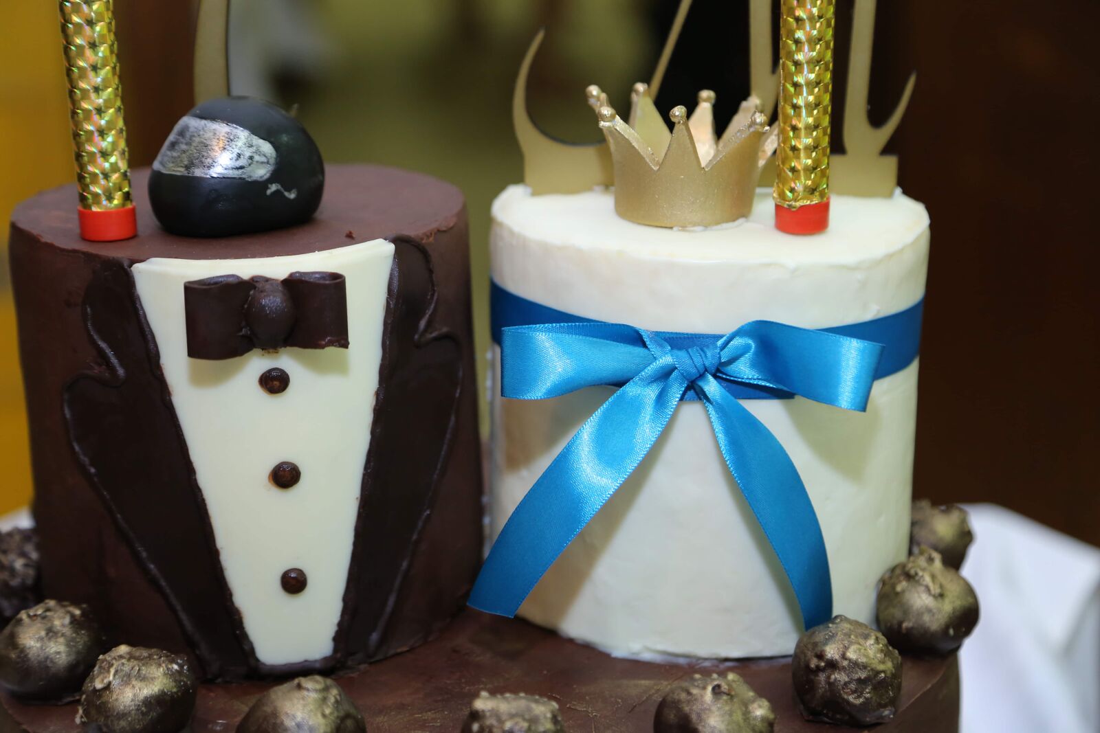 Canon EF 24-105mm F4L IS USM sample photo. Chocolate cake, wedding cake photography
