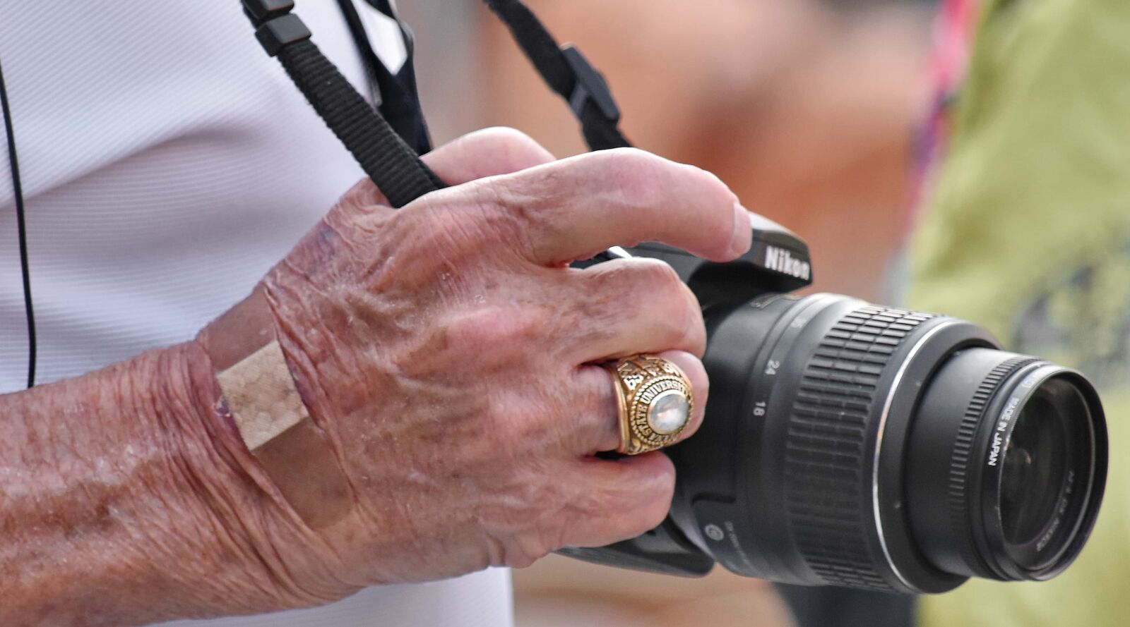 Nikon D5500 sample photo. Camera, gold, photographer, ring photography