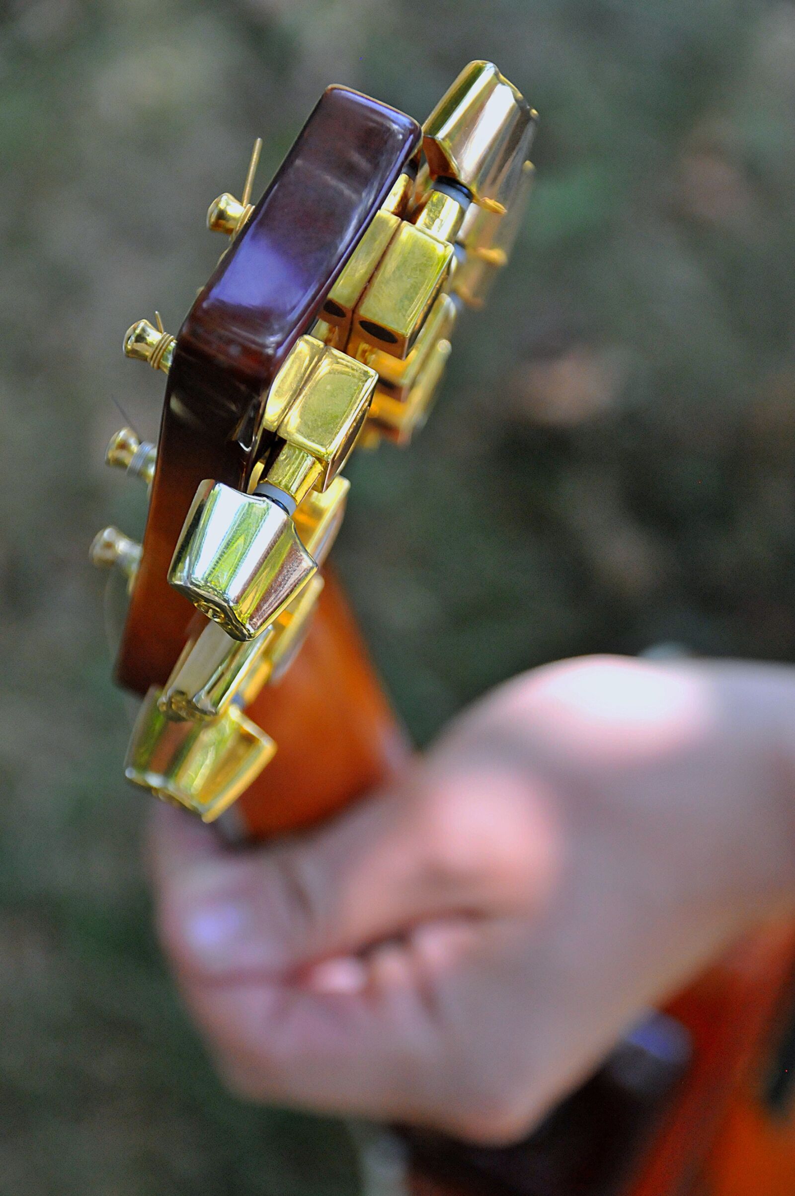 Nikon D3200 sample photo. Guitar, húrkulcs, music photography
