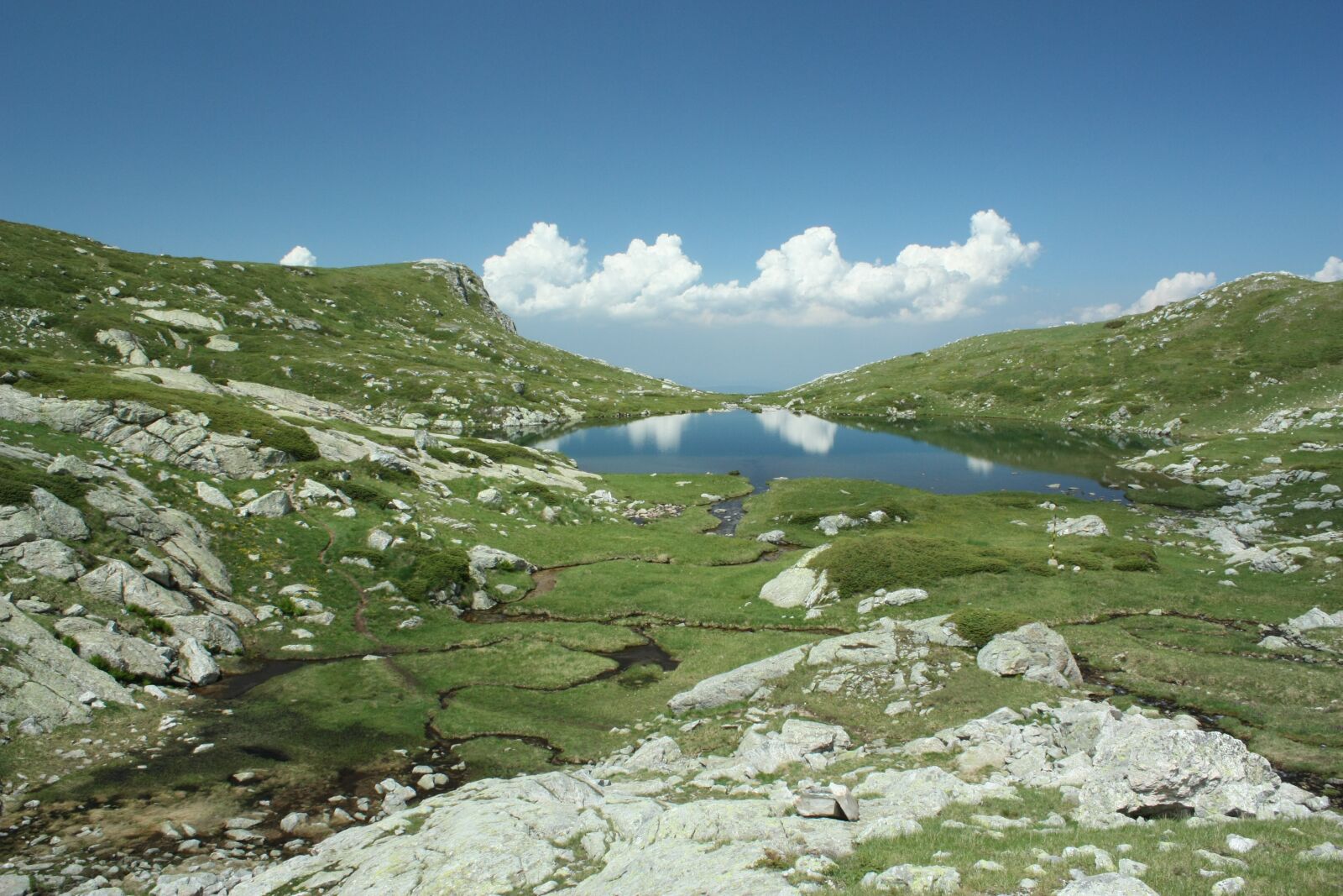 Canon EOS 450D (EOS Rebel XSi / EOS Kiss X2) sample photo. Mountain lake, lake rila photography