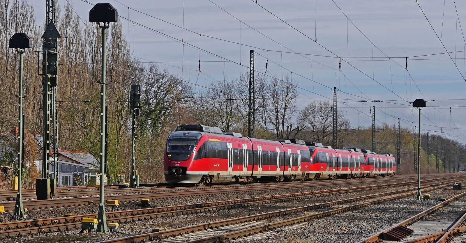 Panasonic Lumix DMC-GX8 sample photo. Railway, diesel railcar, regional photography