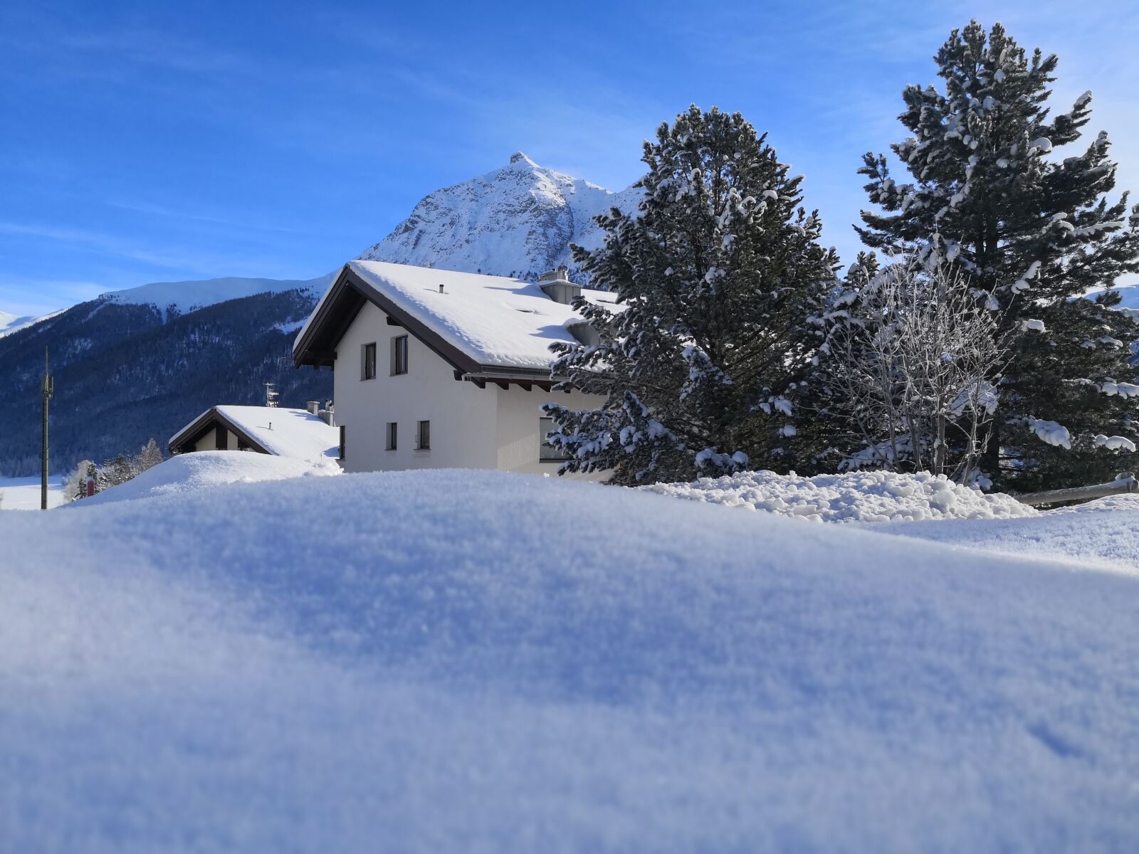 HUAWEI Mate 10 Pro sample photo. Snow, sun, mountain photography