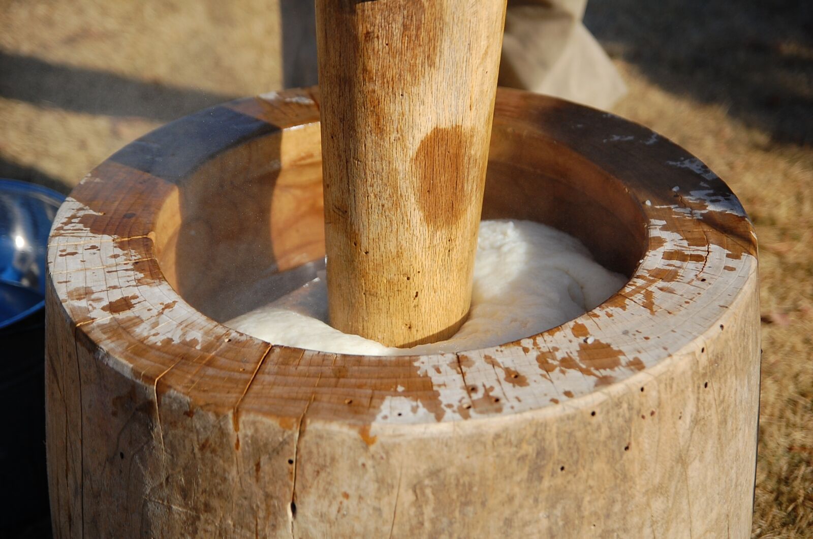 Nikon D40 sample photo. New year's, pounding mochi photography