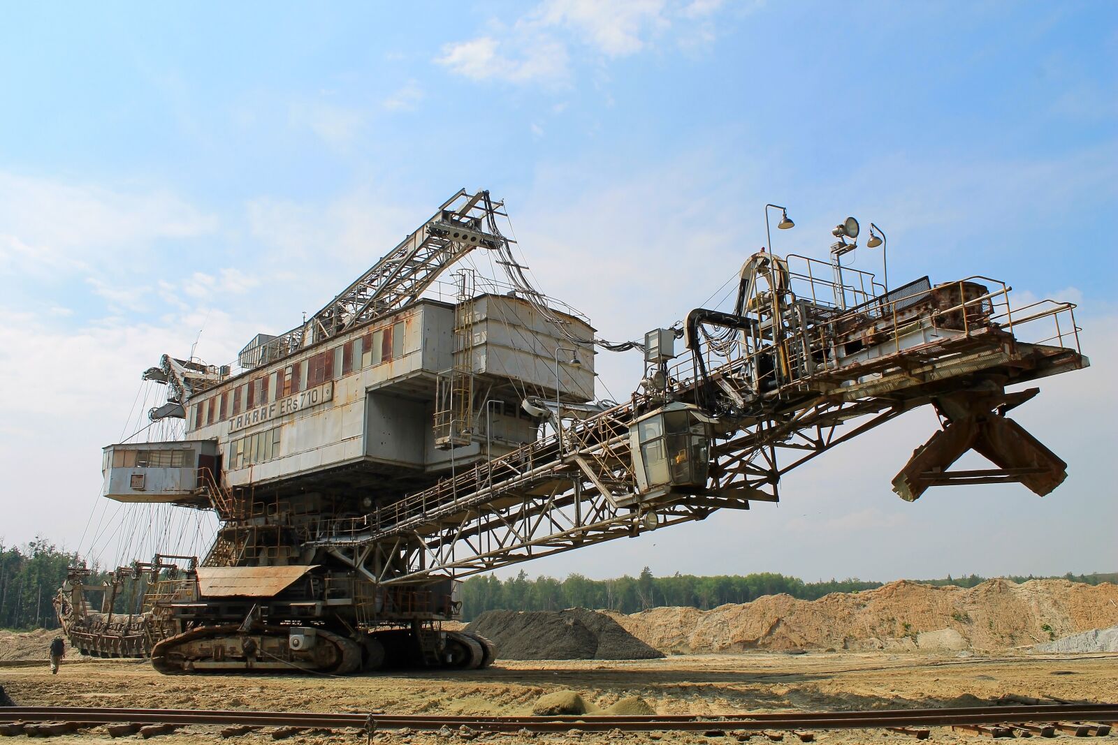 Canon EOS 1100D (EOS Rebel T3 / EOS Kiss X50) sample photo. Industry, machine, excavator photography