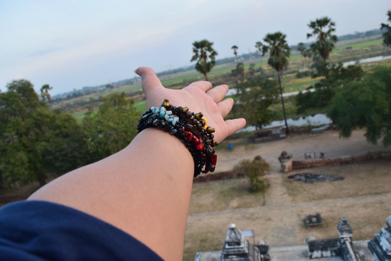 Nikon D5300 sample photo. Hands, arm, freedom photography