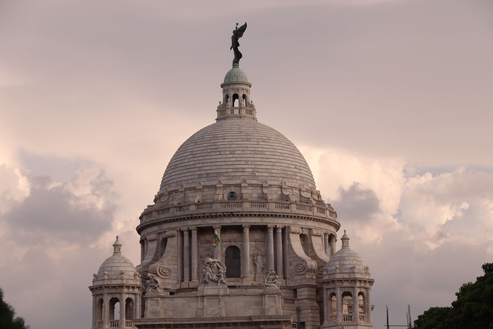 Canon EOS 77D (EOS 9000D / EOS 770D) sample photo. India, kolkata, victoria memorial photography