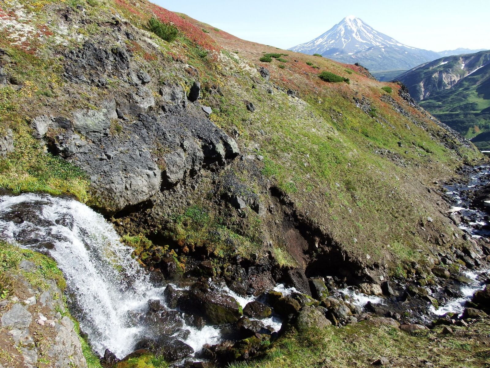 Fujifilm FinePix S1 sample photo. Waterfall, volcano, creek photography