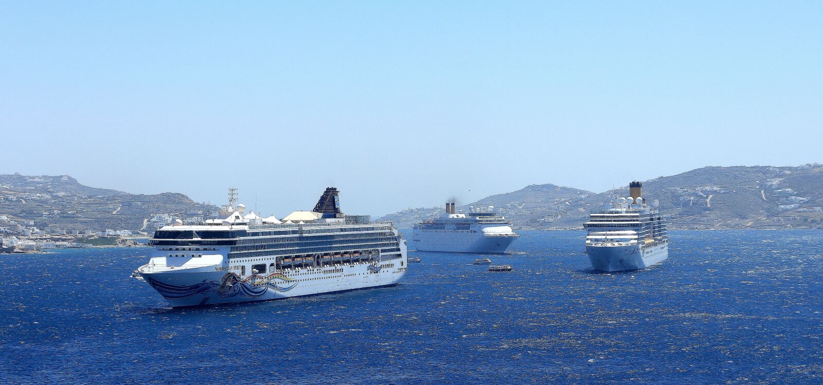 Canon EOS 700D (EOS Rebel T5i / EOS Kiss X7i) sample photo. Ships, cruise ships, cruise photography