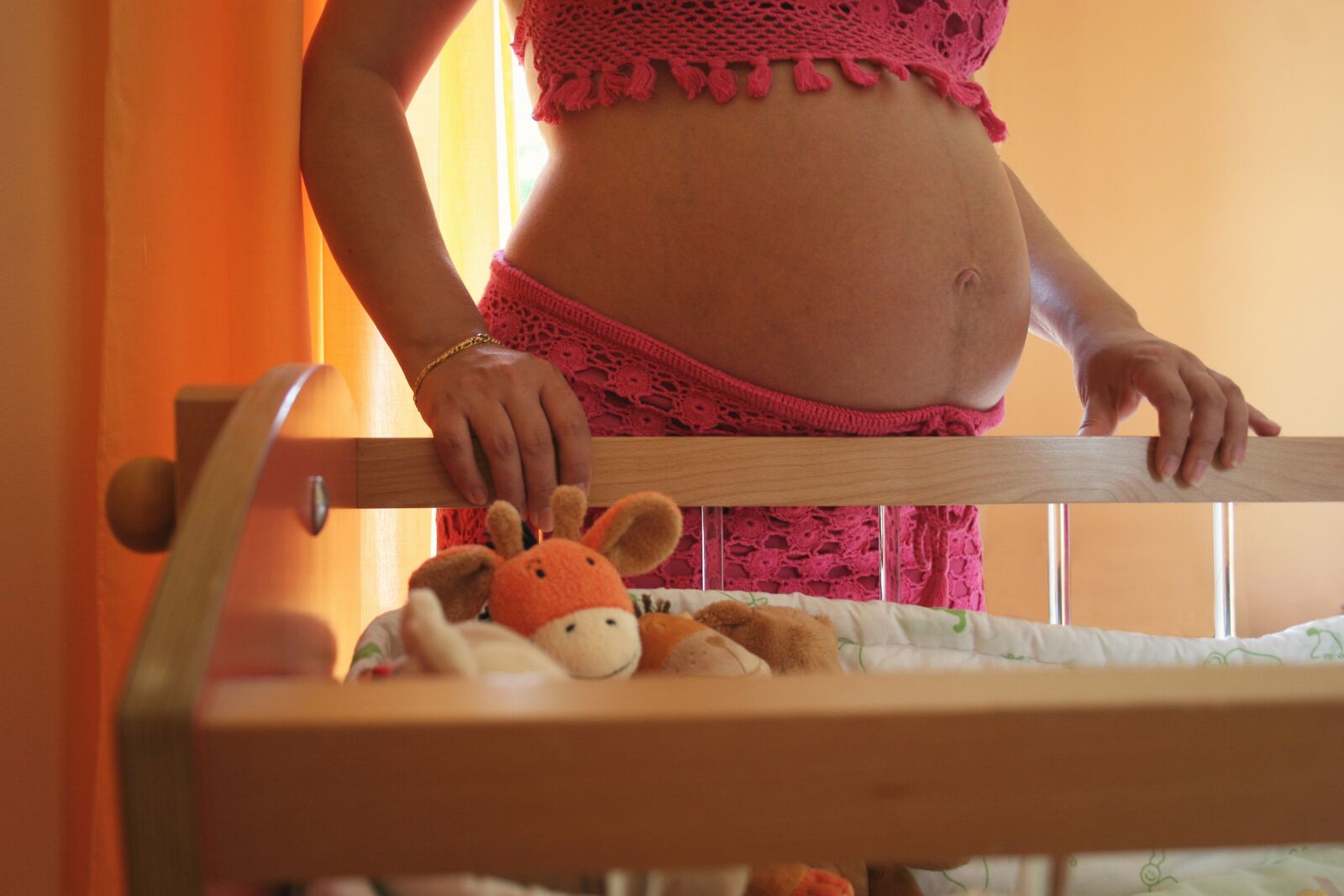 Canon EOS 20D sample photo. Woman, family, speaker photography