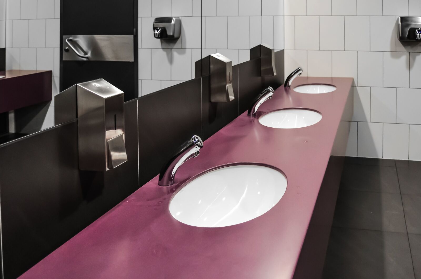 Nikon D5100 sample photo. Toilet, room, bathroom, washbasin photography