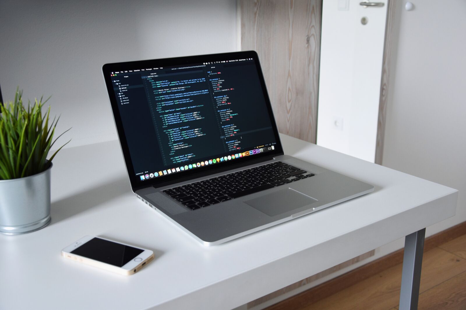 Nikon D5500 sample photo. Apple, building, code, computer photography