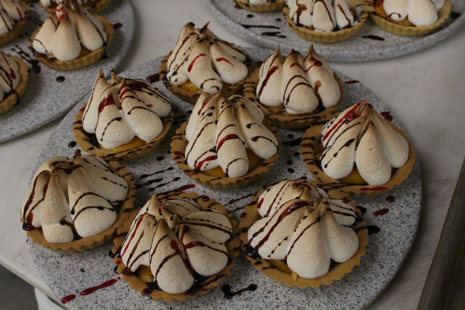 Canon EOS 100D (EOS Rebel SL1 / EOS Kiss X7) sample photo. Dessert, baked goods, candy photography